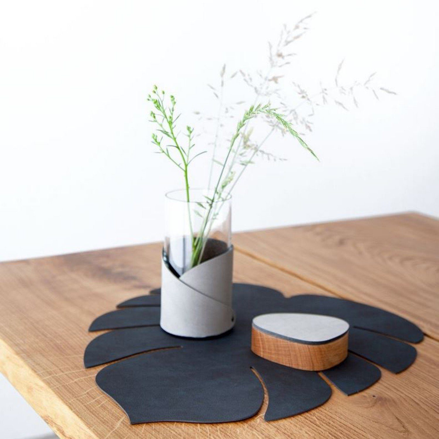 LIND DNA Platzset Lind DNA Tischset Monstera Leaf S schwarz 990073 günstig online kaufen