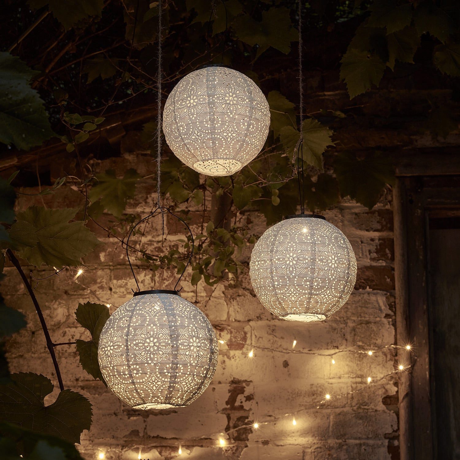 Lights4fun Dekohänger 3er Set Tyvek Solar Lampions weiß