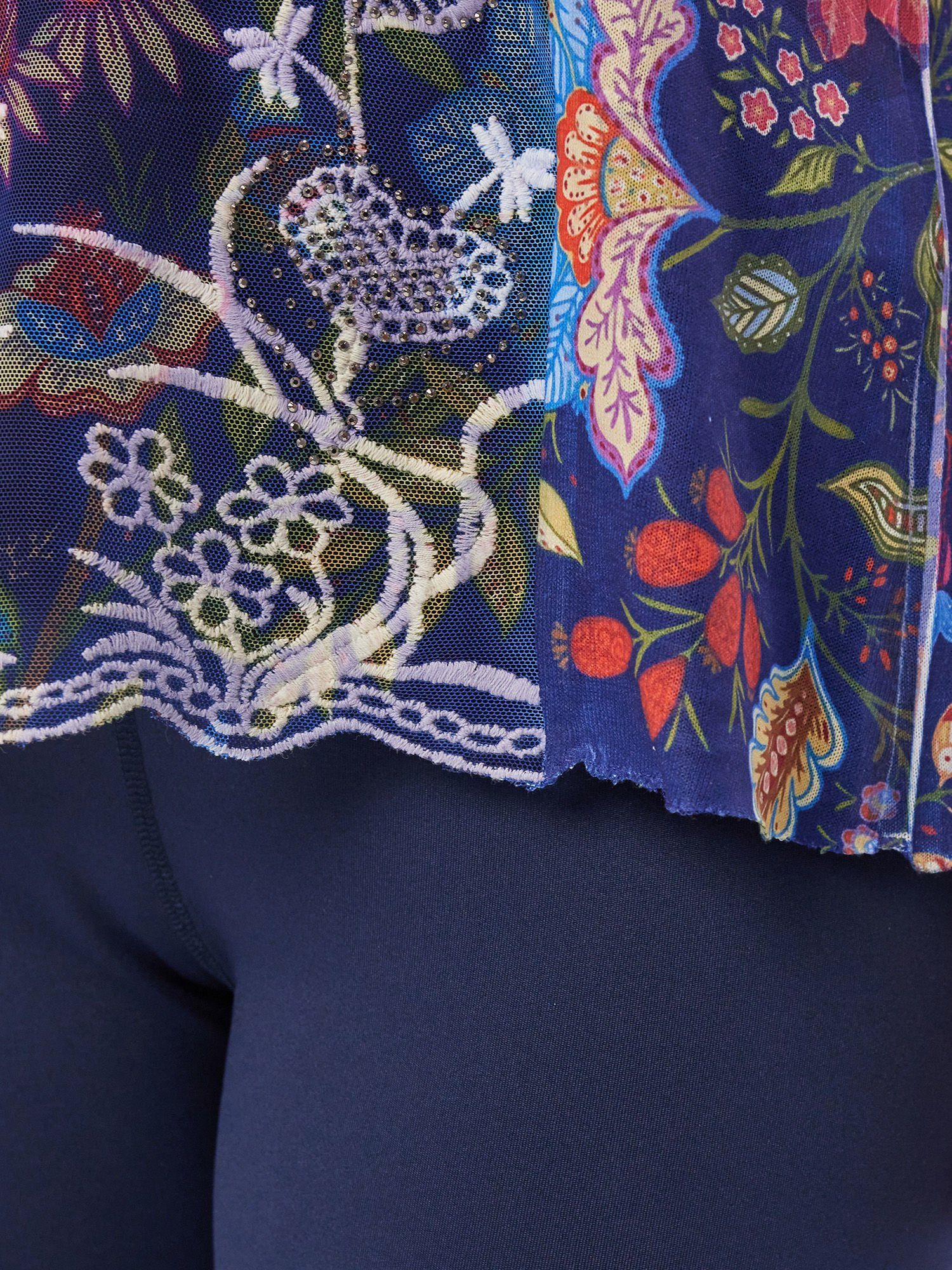 Body Needs Schlupfbluse Layershirt figurumspielend (Packung, mit Top) mit Farm-Flowers-motiv