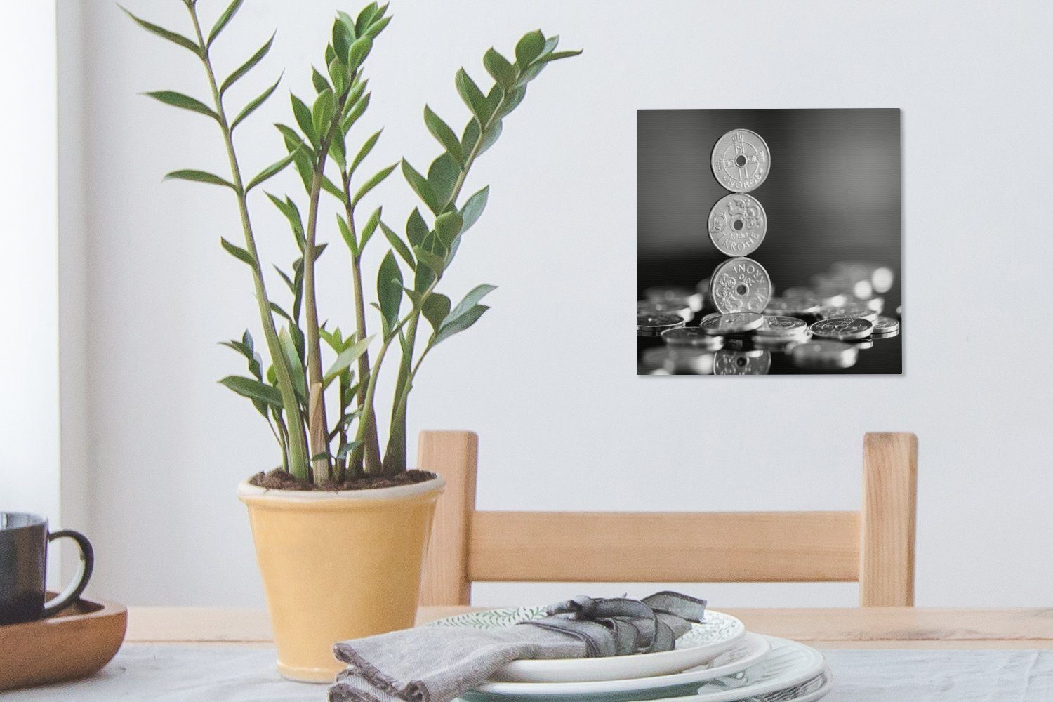 OneMillionCanvasses® Leinwandbild norwegischer Schwarz-Weiß-Fotografie Eine eines Schlafzimmer Leinwand Kronen, Stapels St), (1 für Bilder Wohnzimmer