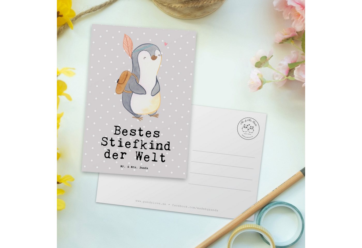 Thumbnail - Mr. & Mrs. Panda Postkarte Pinguin Bestes Stiefkind der Welt - Grau Pastell - Geschenk, Tochter, Lustige Sprüche