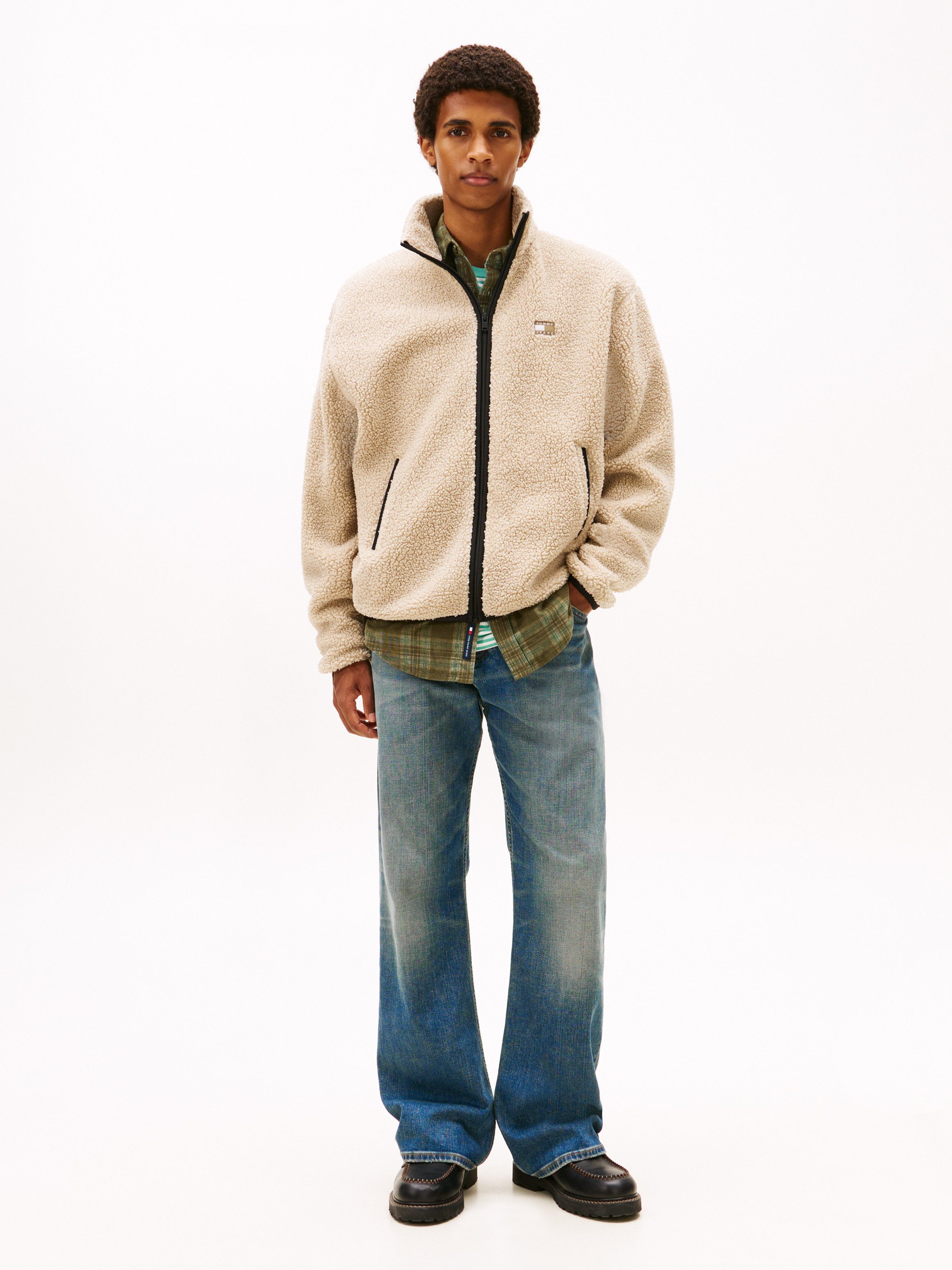Tommy Jeans Fleecejacke TJM BADGE TEDDY Stehkragen, Teddyfleece, relaxed fit