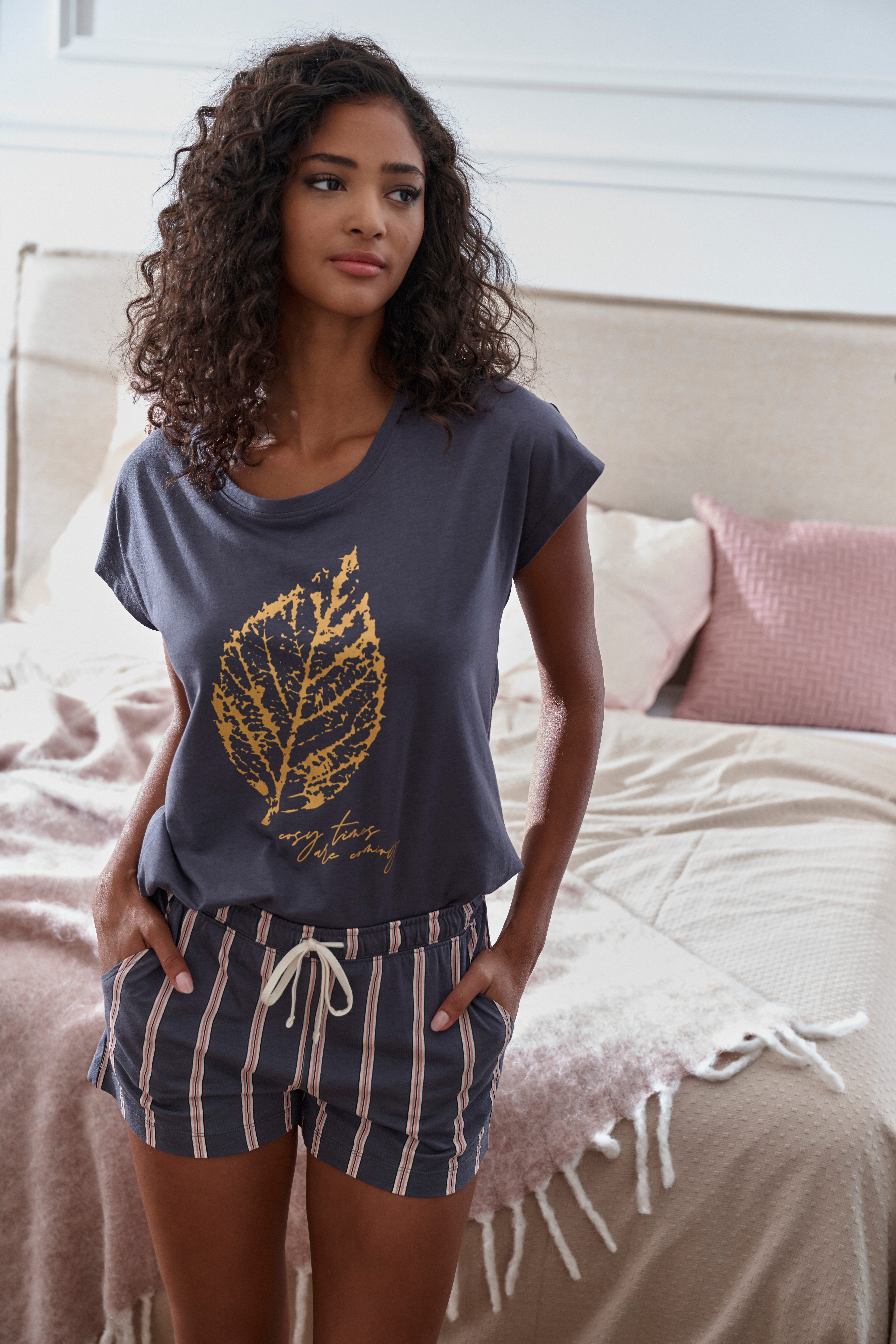 LASCANA Pyjamashorts mit Druck