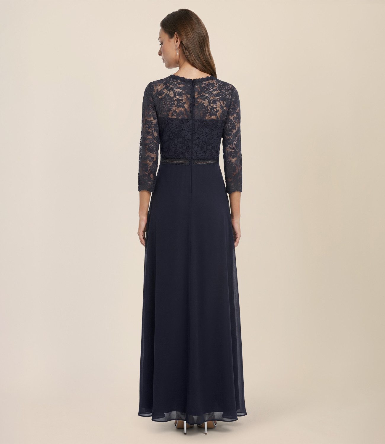 Apart Abendkleid aus Spitze und Chiffon