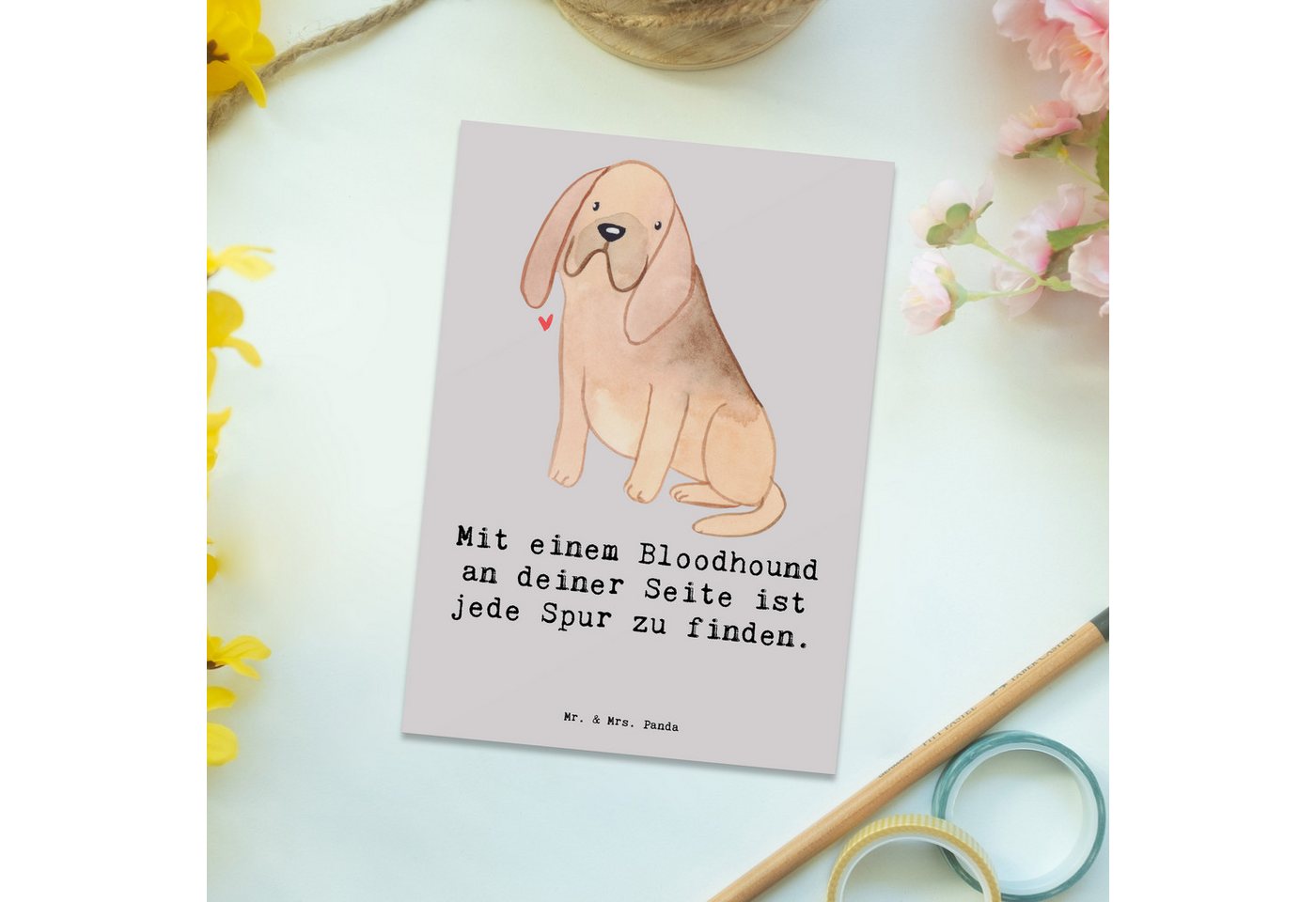 Thumbnail - Mr. & Mrs. Panda Postkarte Bloodhound Spur - Grau Pastell - Geschenk, Treue, Hund, Entschlossenh