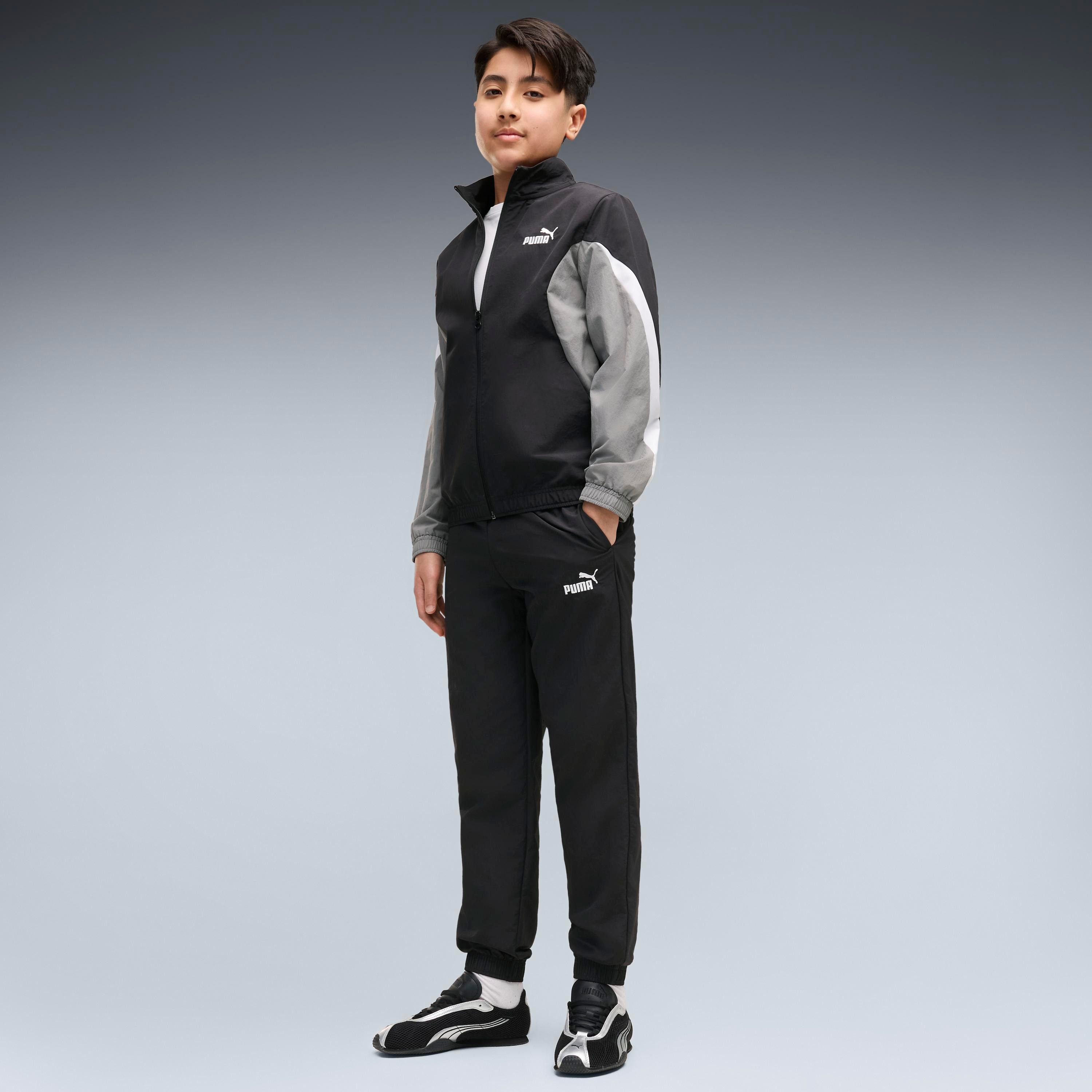 PUMA Jogginganzug ESS BLOCK WOVEN SUIT B (2-tlg), 2-teiliges Set, mit Reißverschluss am Oberteil, windabweisend