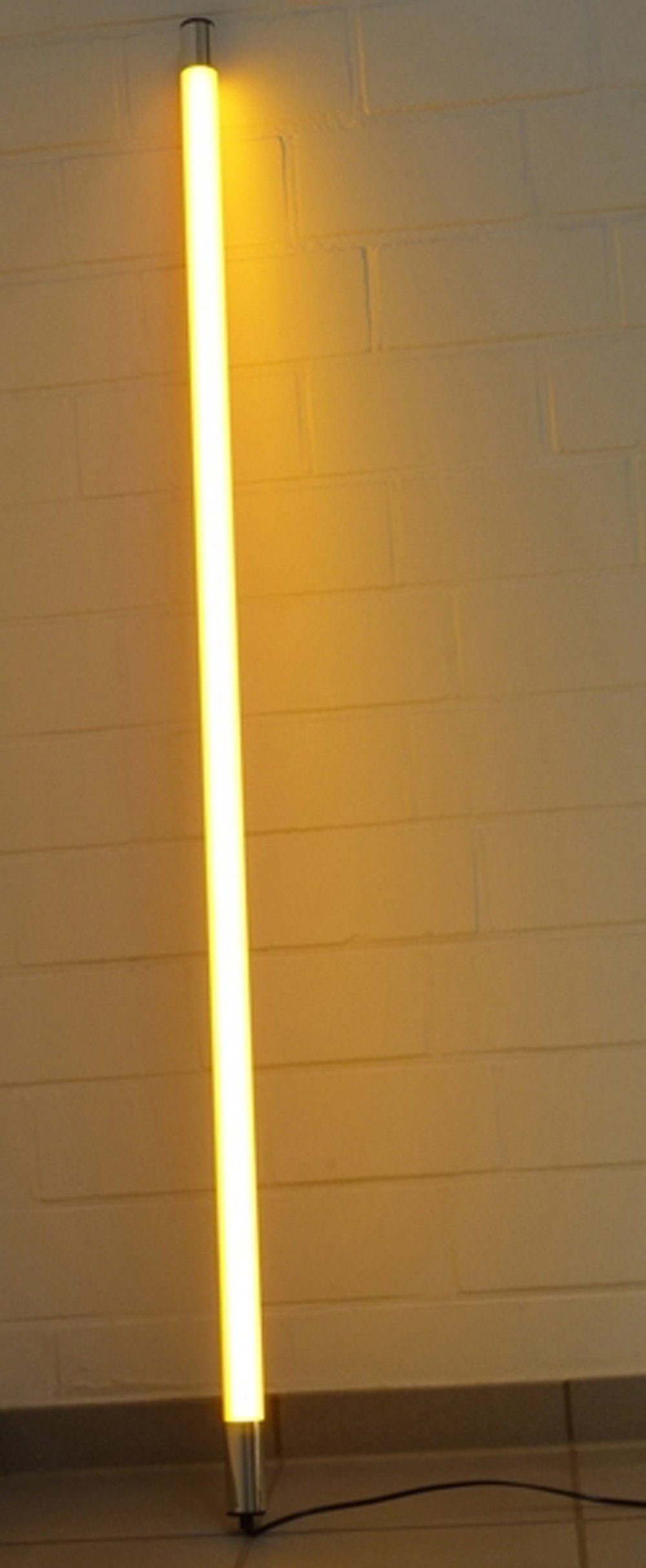 XENON LED Wandleuchte LED Leuchtstab Satiniert 0,63m Länge 950 Lumen IP44 für Außen Orange, LED Röhre T8, Xenon