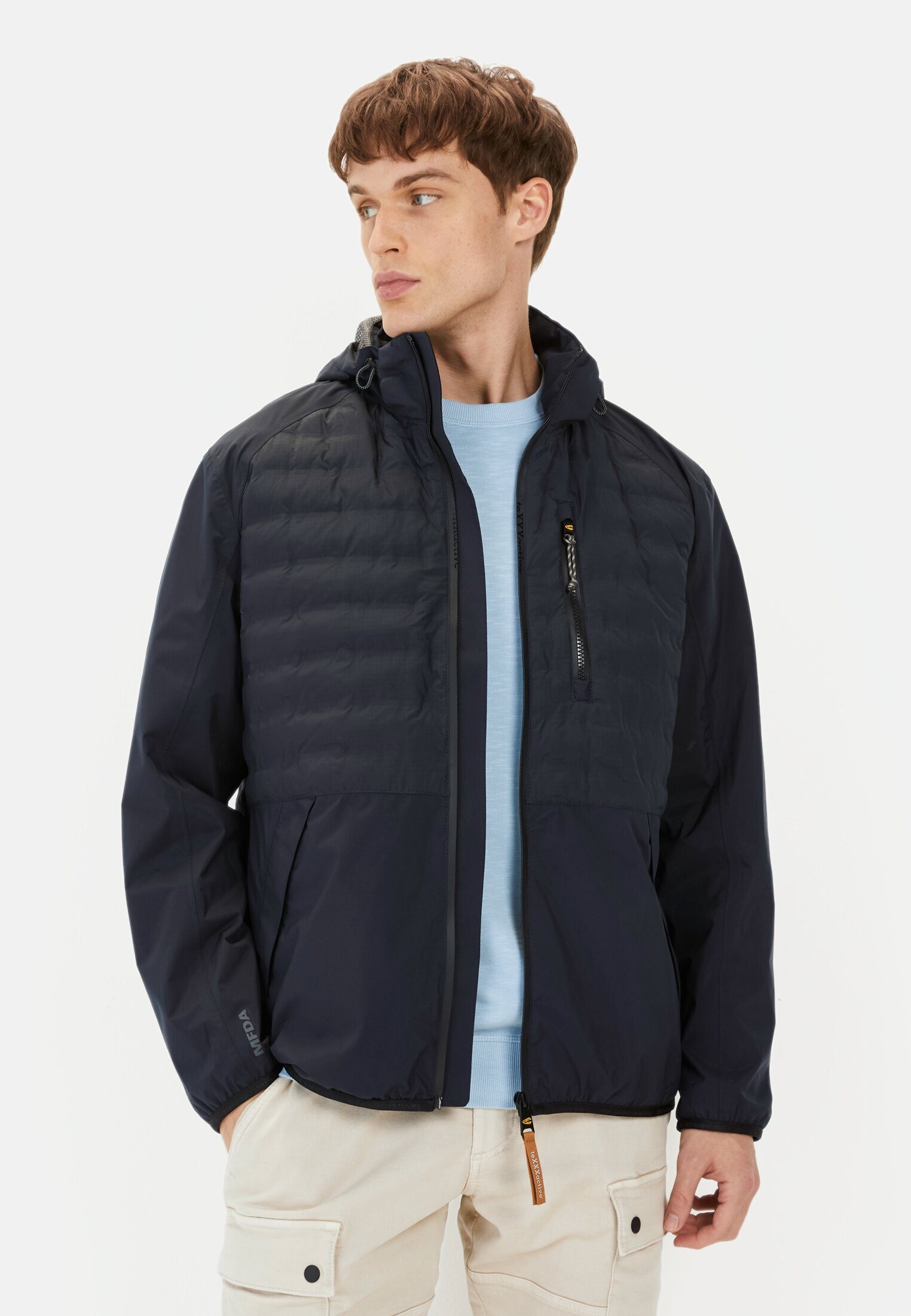 Funktionsjacke mit abnehmbarer Kapuze