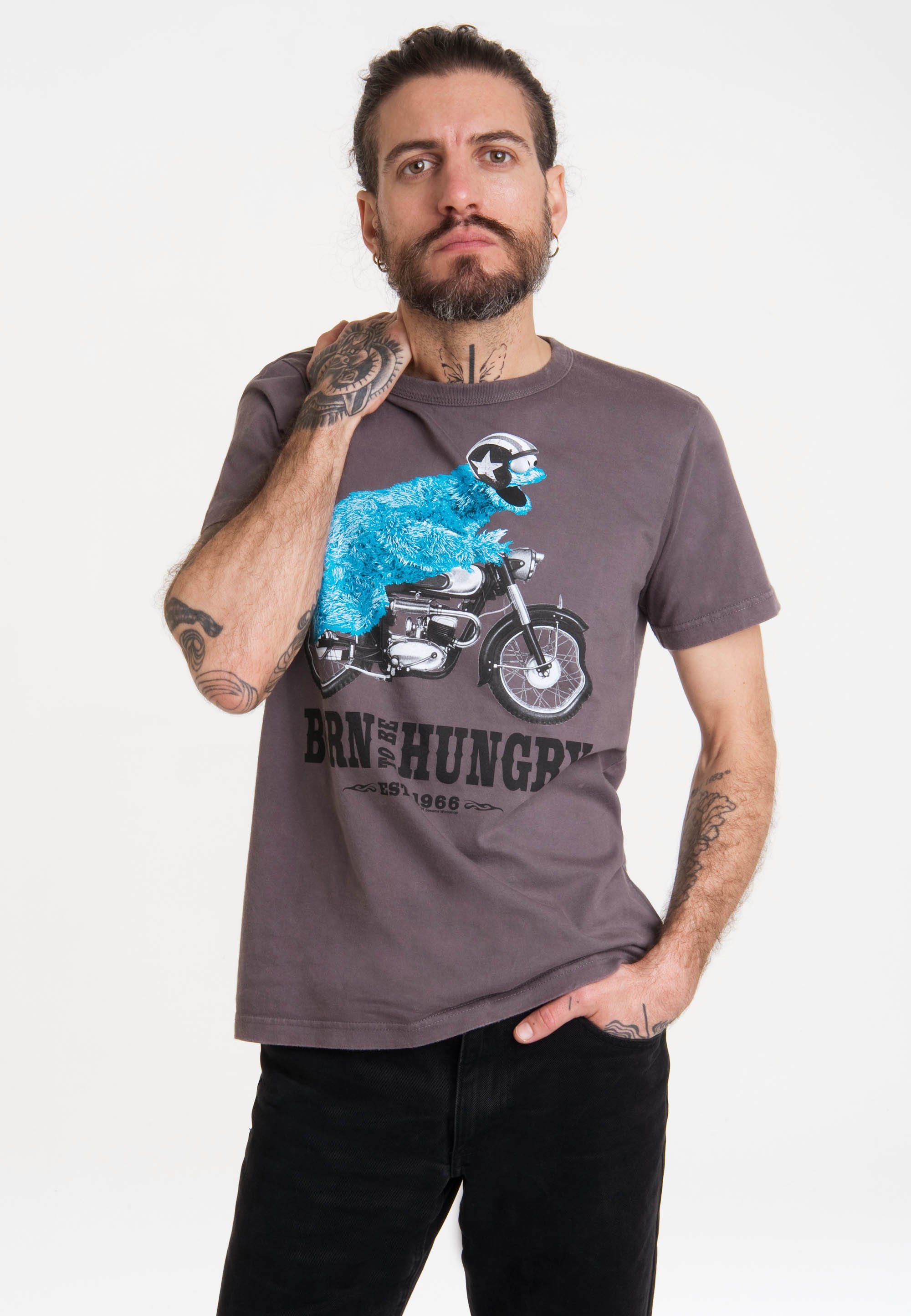 LOGOSHIRT T-Shirt Sesamstrasse - Krümelmonster Motorrad mit lizenziertem Print grau