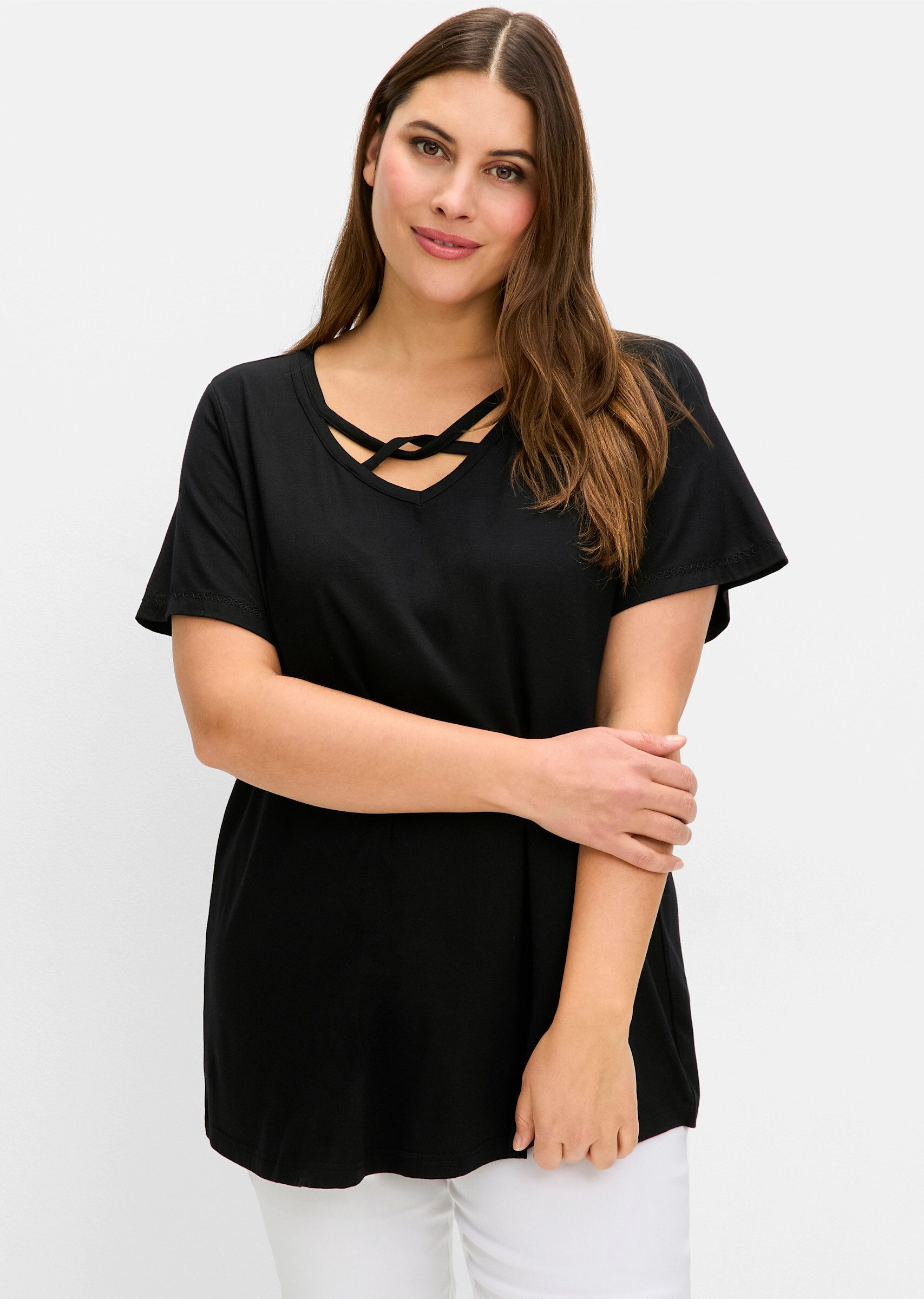 Sheego T-Shirt Fledermausshirt . mit verziertem V-Ausschnitt günstig online kaufen