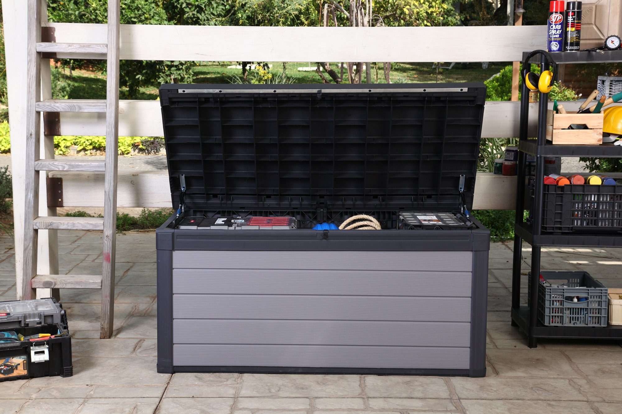 Keter Kissenbox Auflagenbox Premier, Sitztruhe, XL Gartenbox, wetter- und UV beständig, inkl. Gasdruckfedern