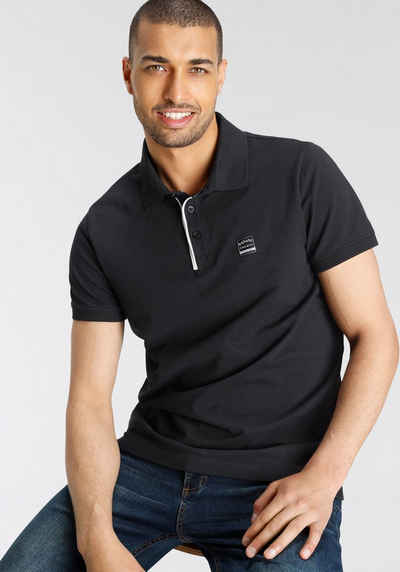 Bruno Banani Poloshirt mit Kontrast an der Knopfleiste