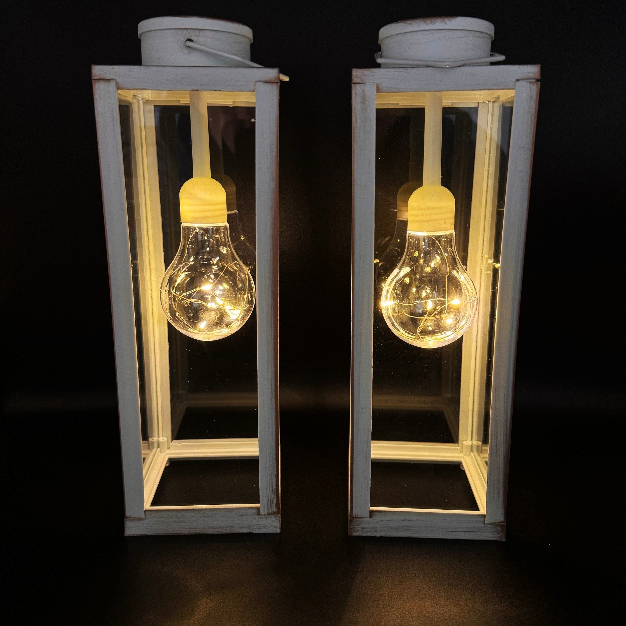 Online-Fuchs LED Laterne 2 Ліхтарі Set im Vintage Look - Outdoor geeignet, Glühbirne mit LED-Lichterkette und Timer, Warmweiß, Weiß oder Schwarz - 30 cm groß