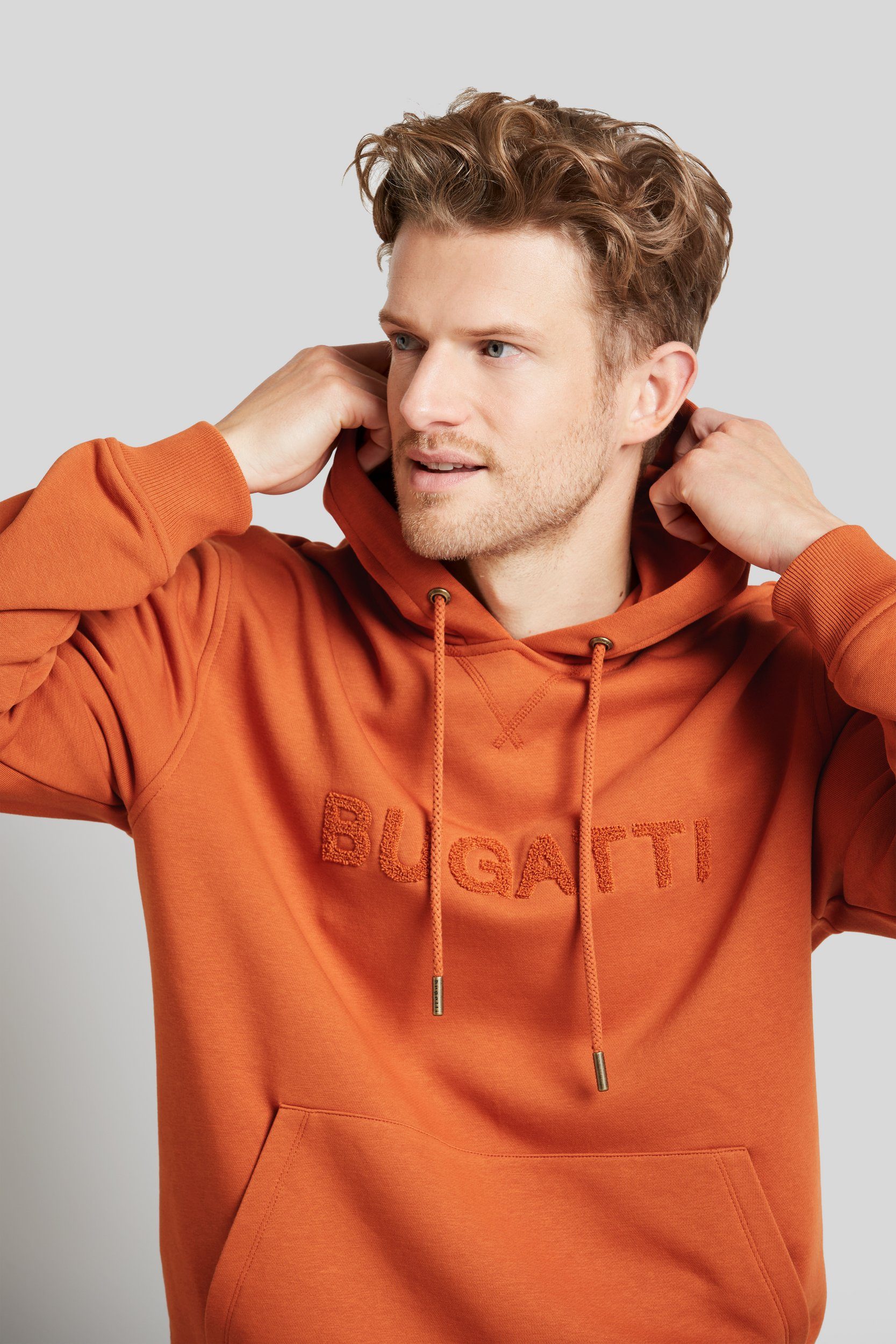 bugatti Sweatshirt mit Logo-Print orange