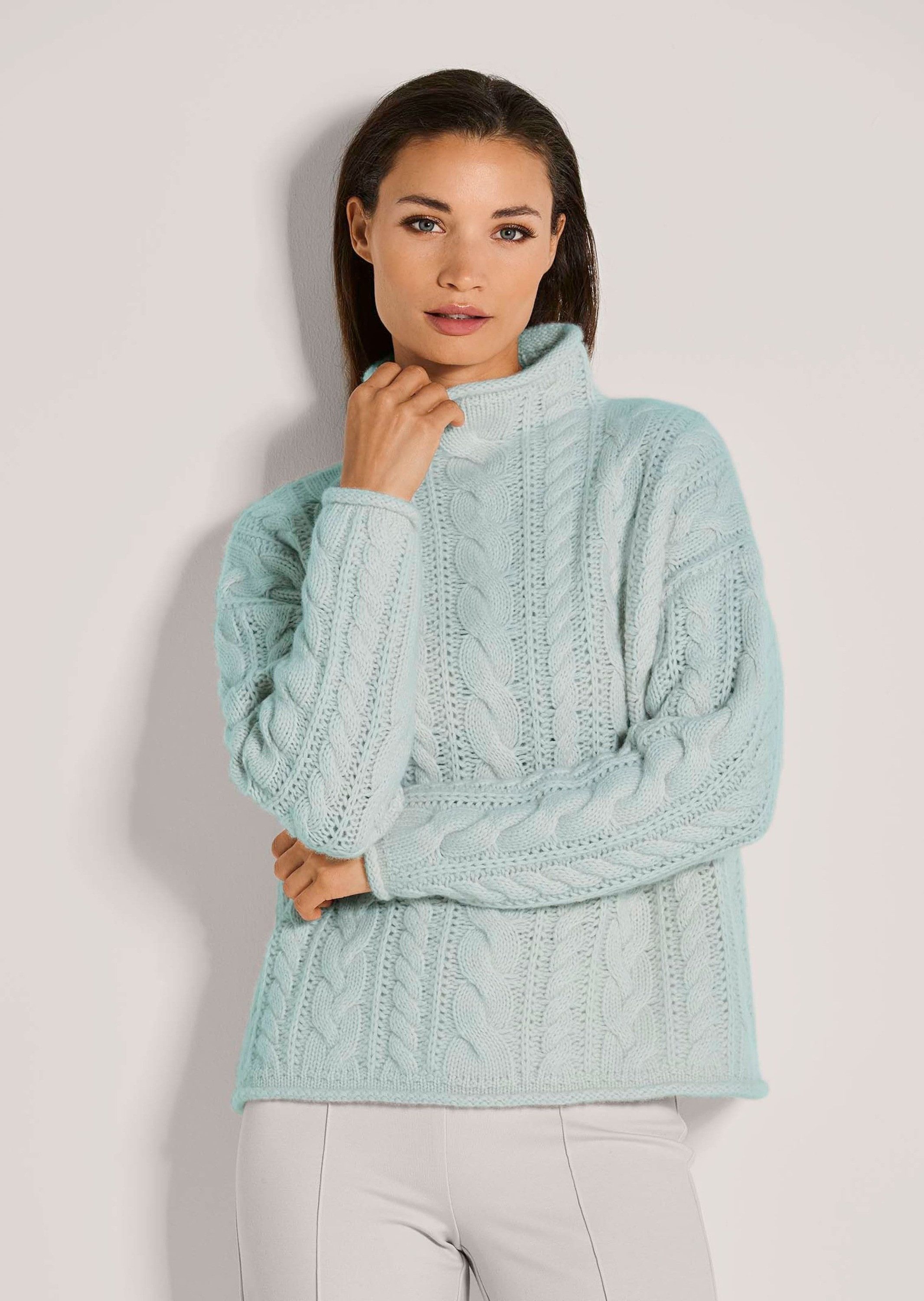 MADELEINE Вязаные свитера Stilvoller Grobstrickpullover mit Zopfmuster Flauschiger Wollpullover mit Stehkragen und Langarm