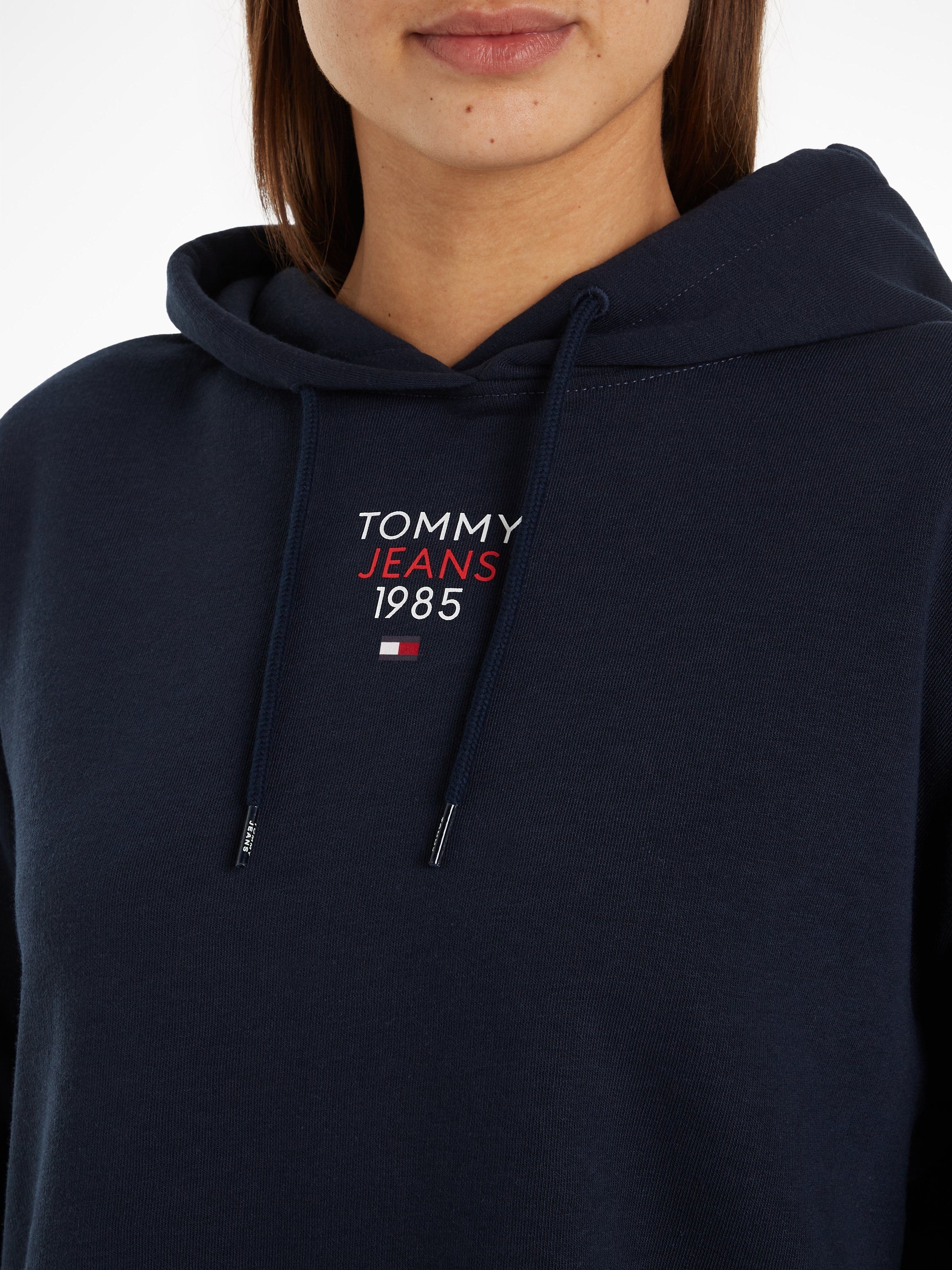 Stickerei Dark_Night_Navy EXT RLX Kapuzensweatshirt LOGO1 Tommy Jeans HOOD TJW mit Markenlabel ESSENTIAL