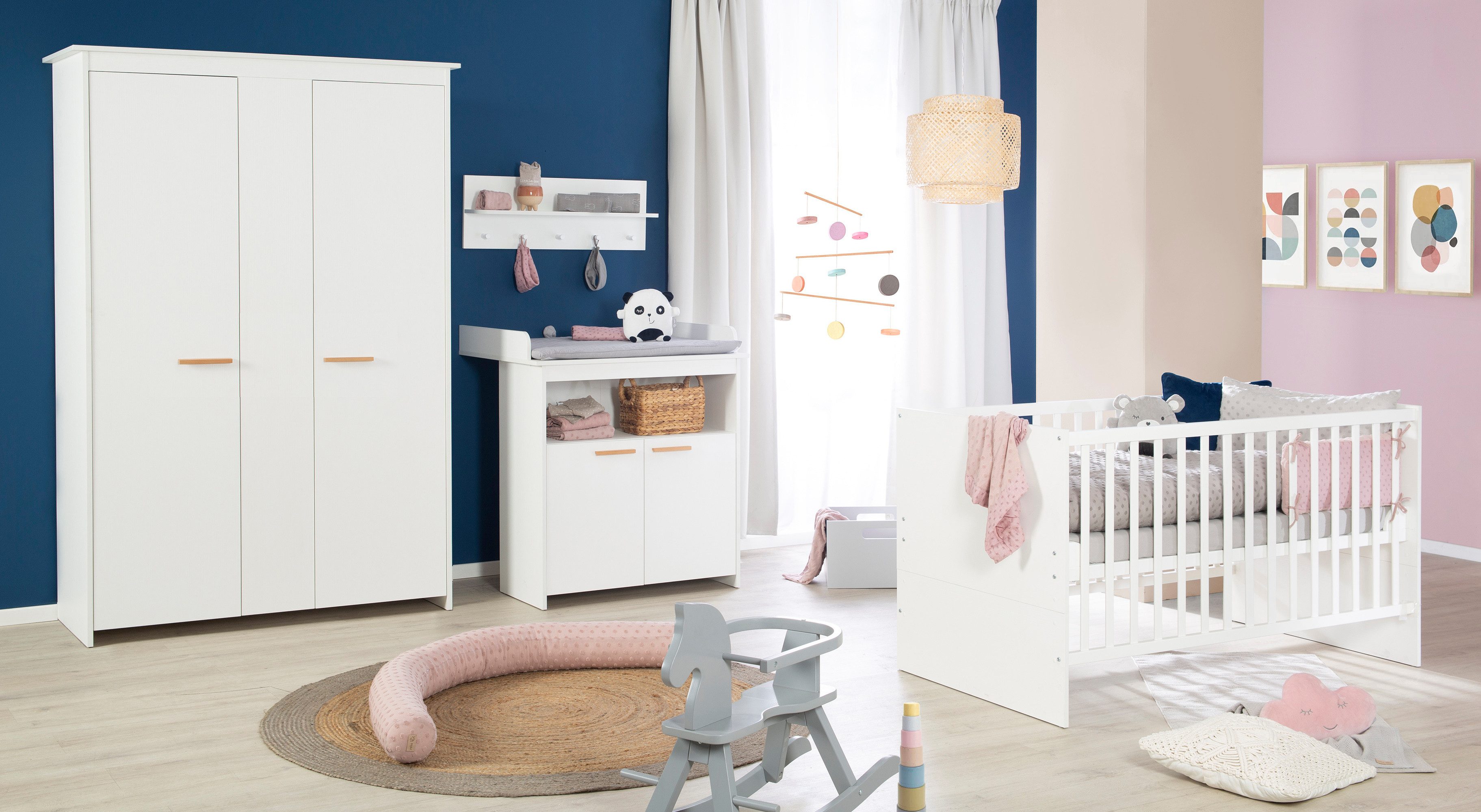 Babyzimmer-Komplettset Anton - schlichtes Kinderzimmer für Babys aus Holz - Griffe aus Buche