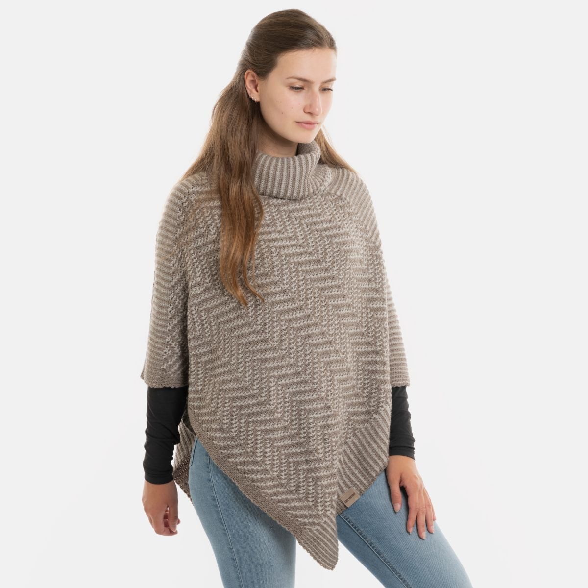 Knit Factory Poncho Amber Gestrickter Poncho Marron/Iced Clay (1-St) Strick Poncho für Frauen