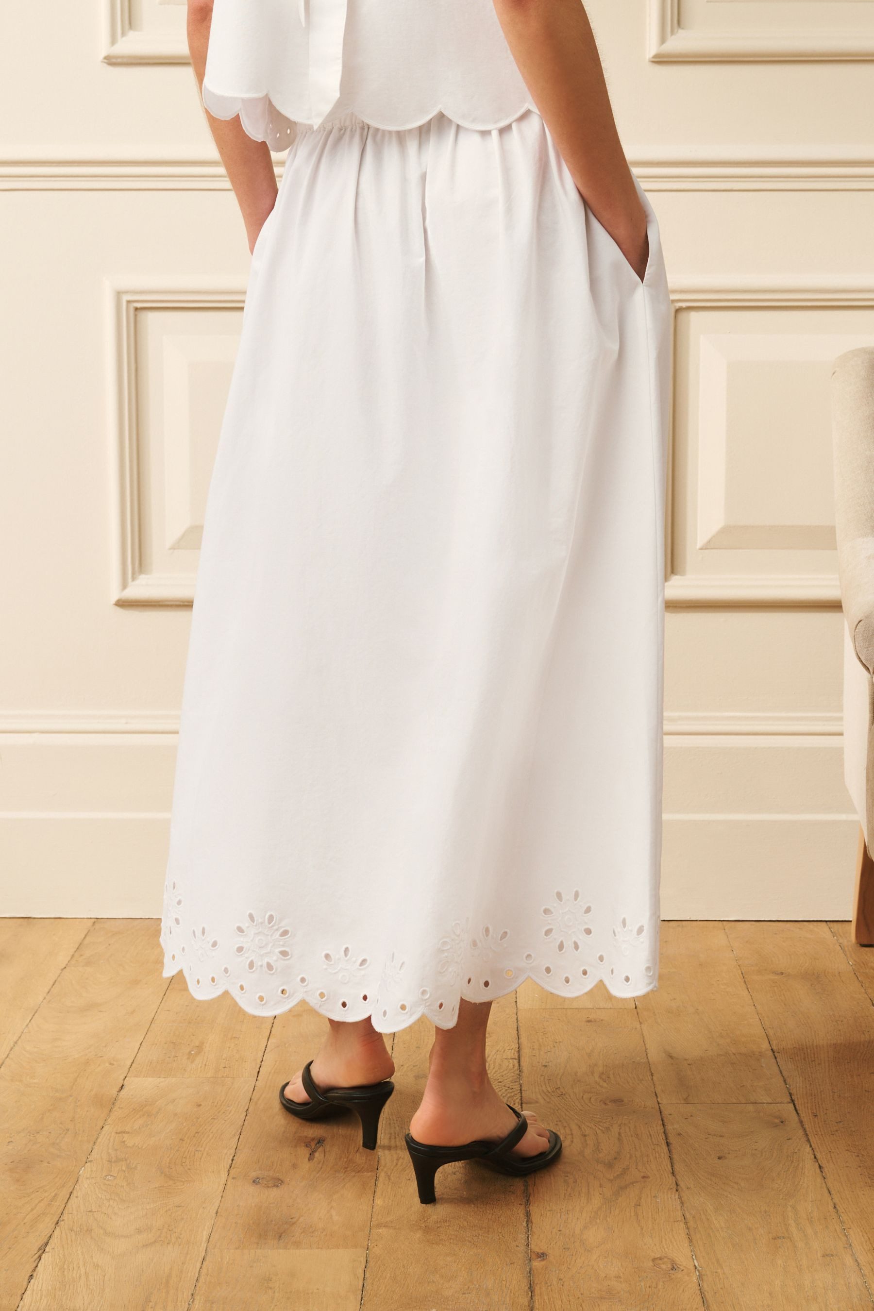 LAURA ASHLEY Maxirock Laura Ashley Co-ord-Rock mit Lochstickerei (1-tlg)