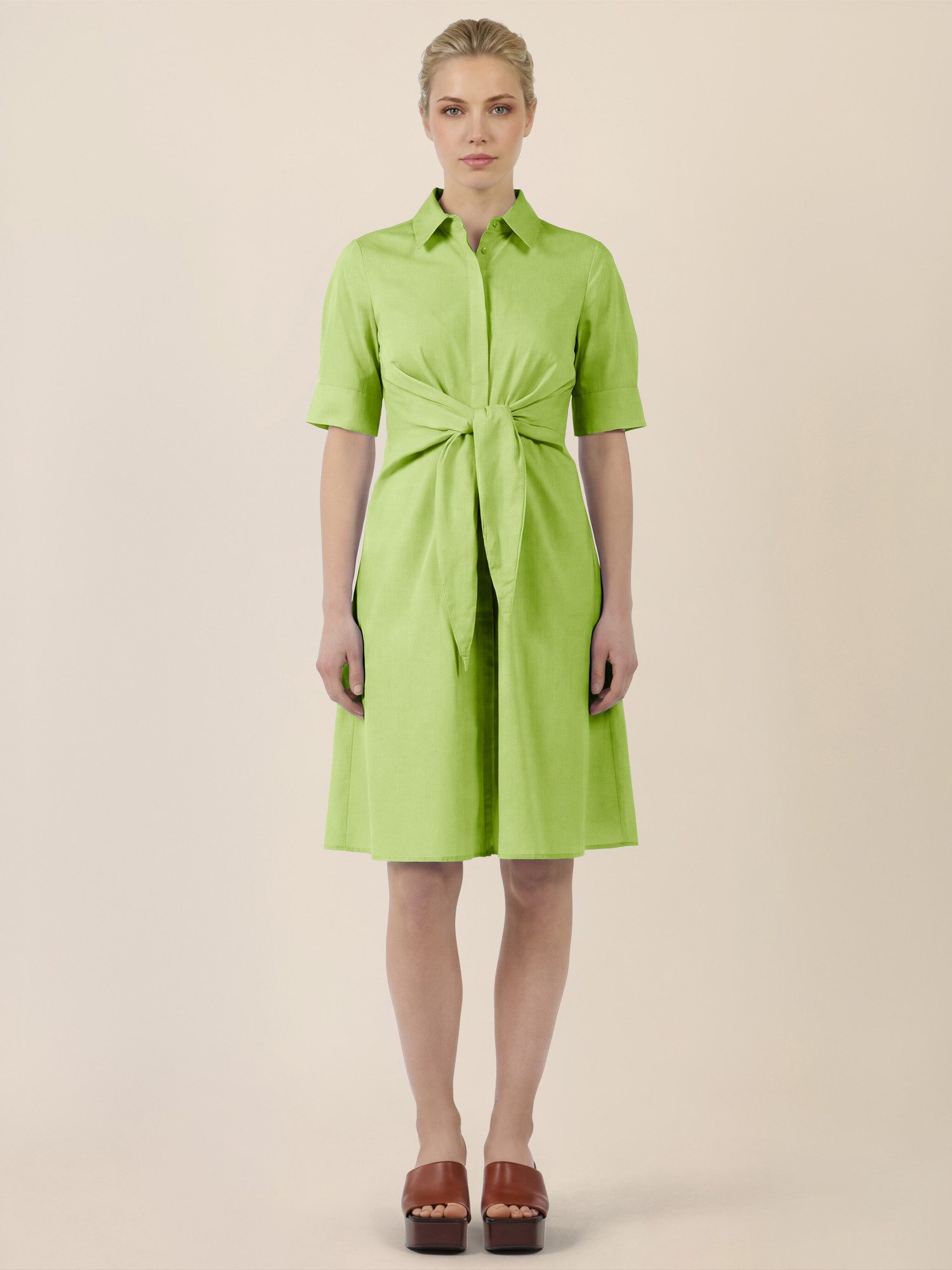 Apart Midikleid mit Bindegürtel und Hemdblusenkragen