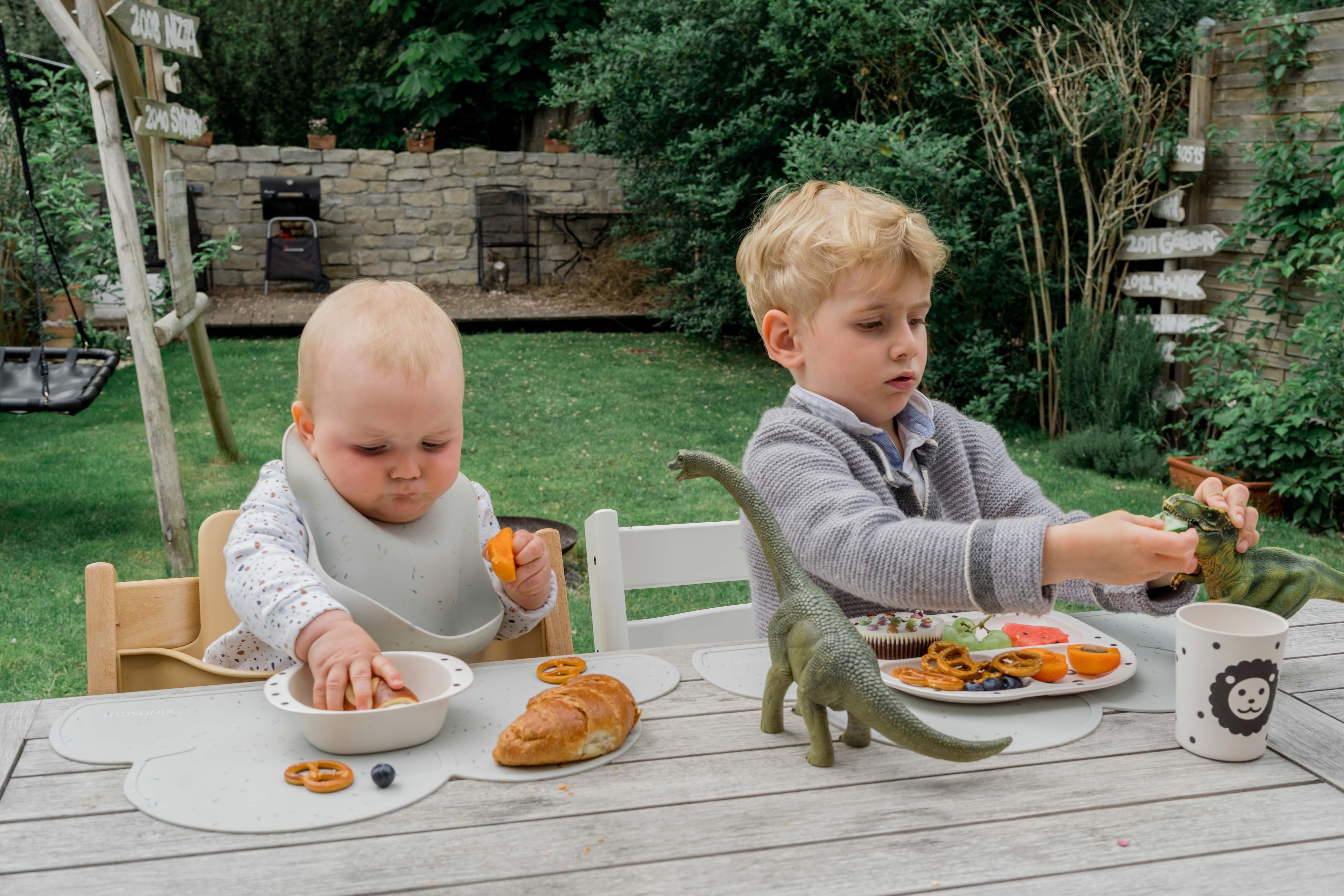 Lätzchen (1-St), umweltfreundlichem Tisch-Hilfe, Babys BPA-frei, Ess-Hilfe für Silikonlätzchen, Kleinkinder, KINDSGUT Konfetti, unisex, und Silikon, abwaschbar, aus