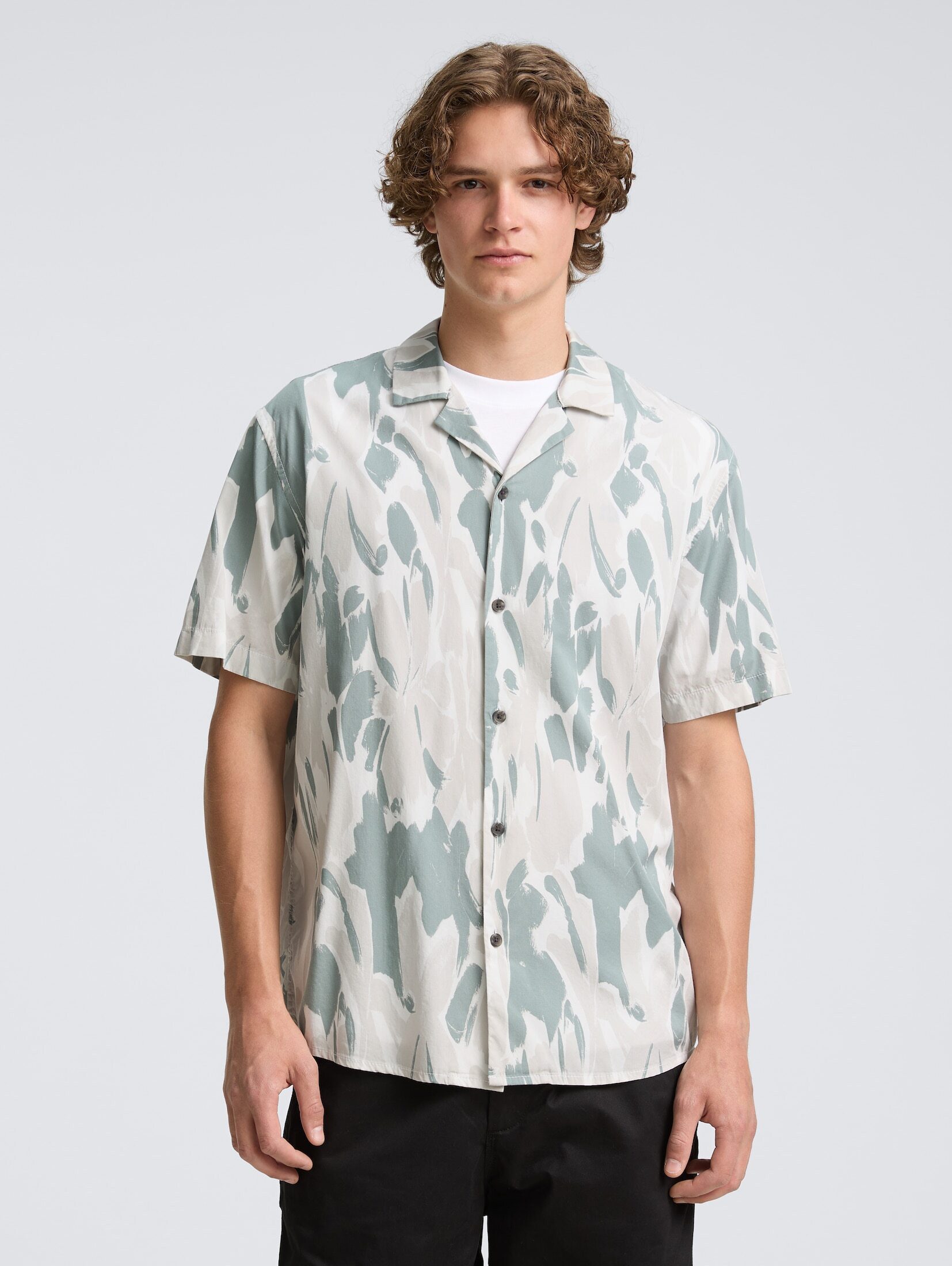 TOM TAILOR Denim Kurzarmhemd Блузки & Футболки Relaxed Fit Kurzarmhemd im Hawaii-Look
