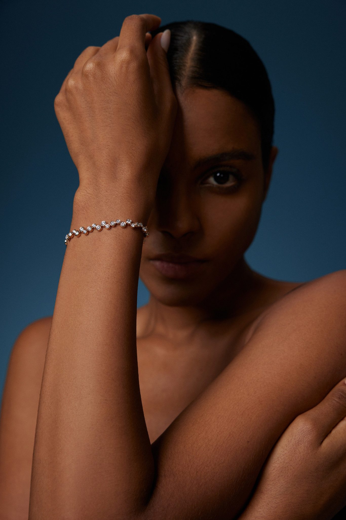 Sternvoll Armreif Bezel-Set Diamond Bracelet in 18K, Handgefertigt, 18K/ 750er massives Gold, laborgezüchtete Diamanten