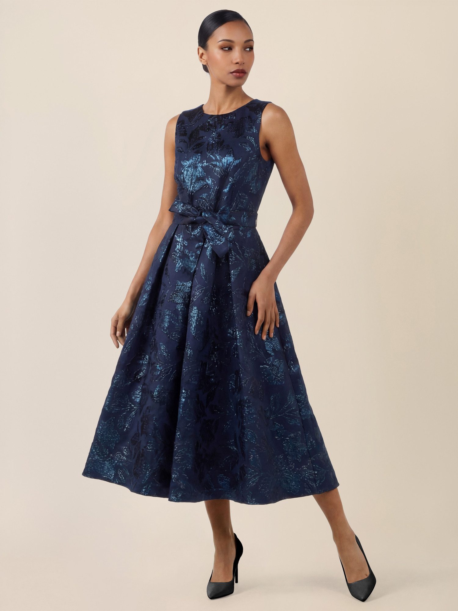 Apart Brautkleid mit schimmerndem Strukturmuster