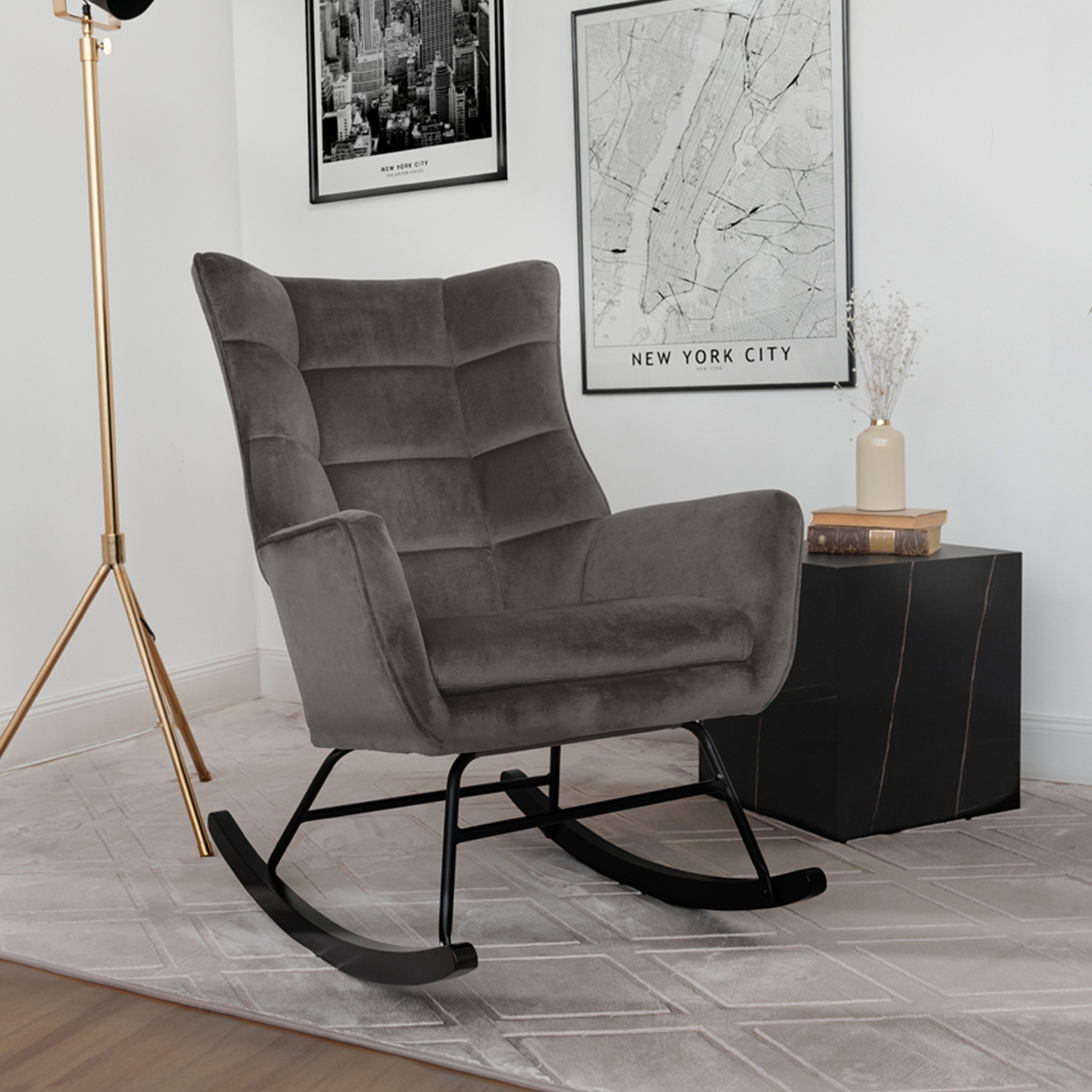 Qiyano Schaukelstuhl Medira Grau Samtstoff mit Metallgestell und Holzkufen günstig online kaufen