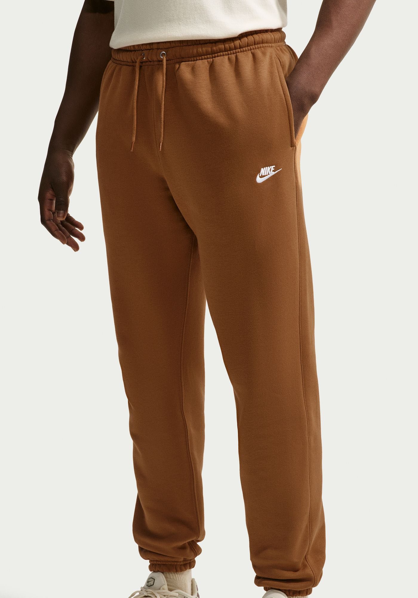 Nike Sportswear Sporthose M NK CLUB BB CUFF PANT aus Baumwolle und Polyester, mit angerautem Fleece