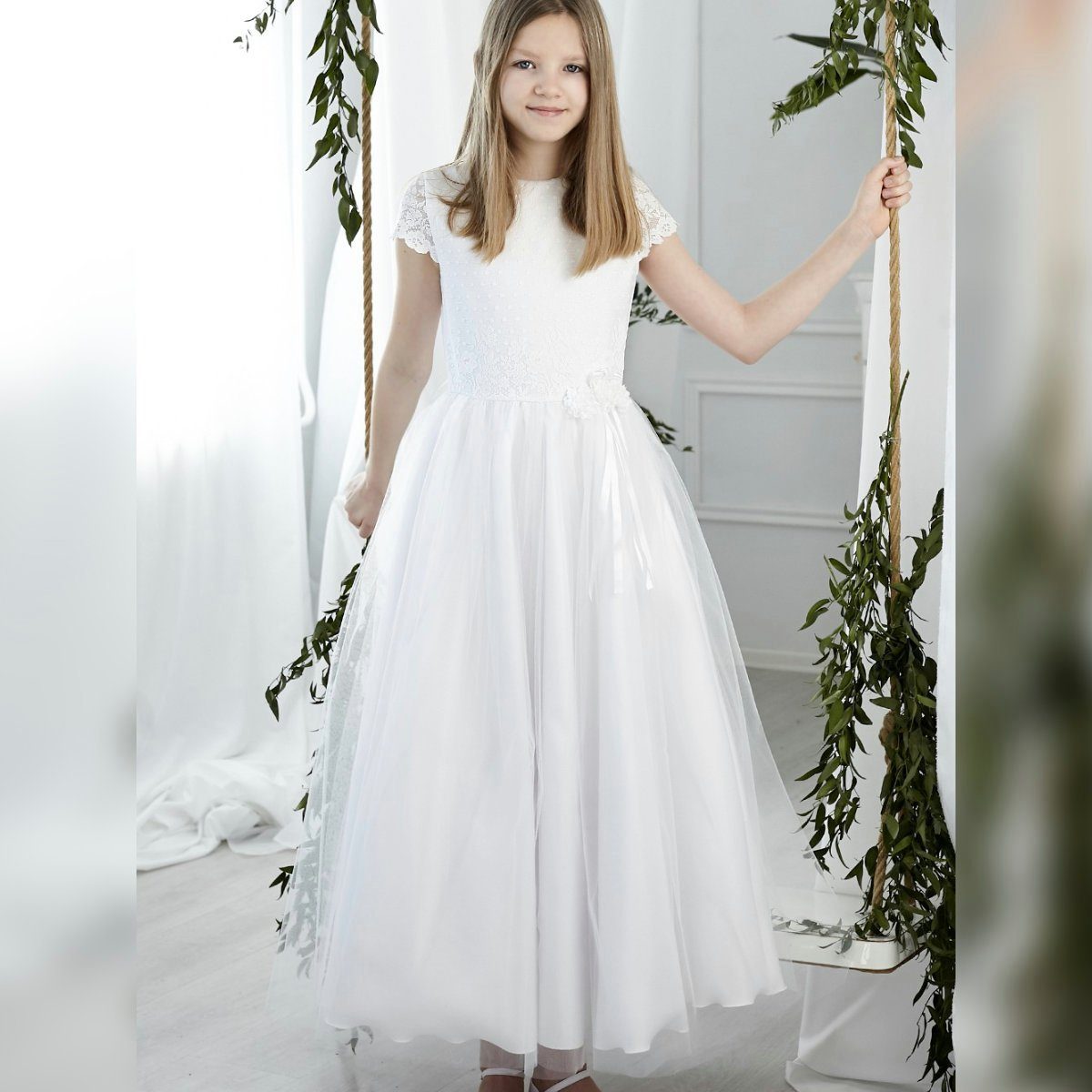 Dalary Tüllkleid Blumenmädchenkleid Kommunionkleid Dalary DK-223 Weiß