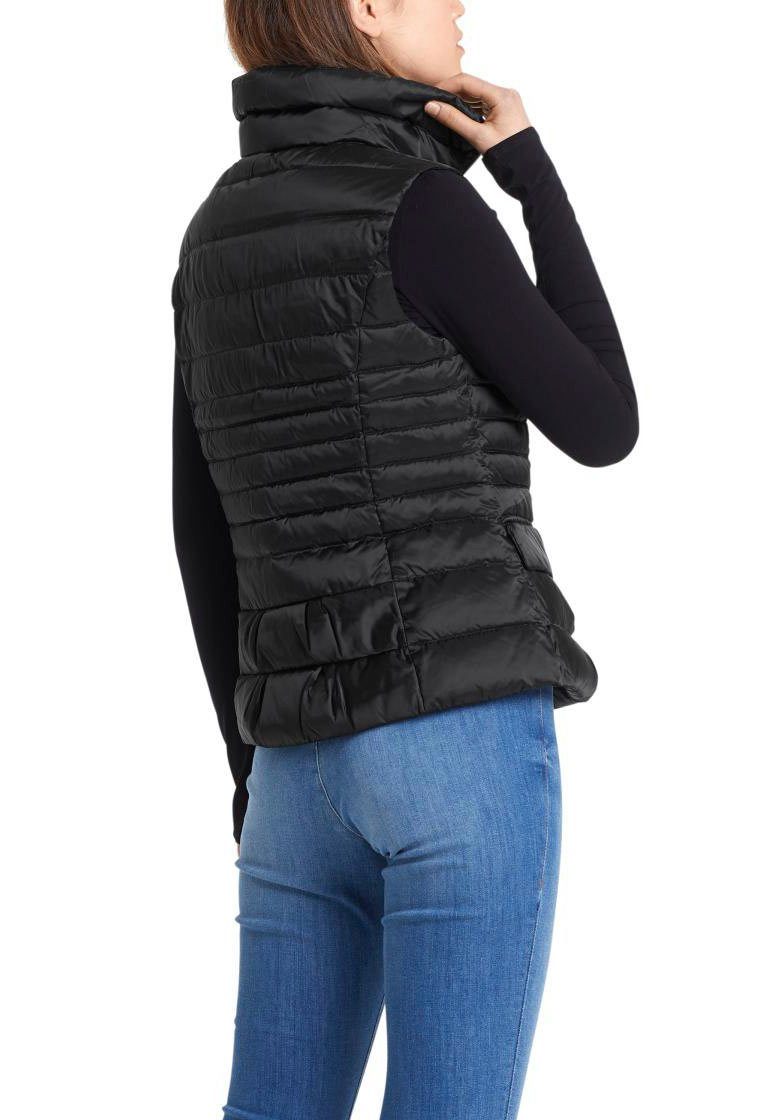 Marc Cain Steppweste "Collection Essential" Premium Damenmode mit dezentem Glanz