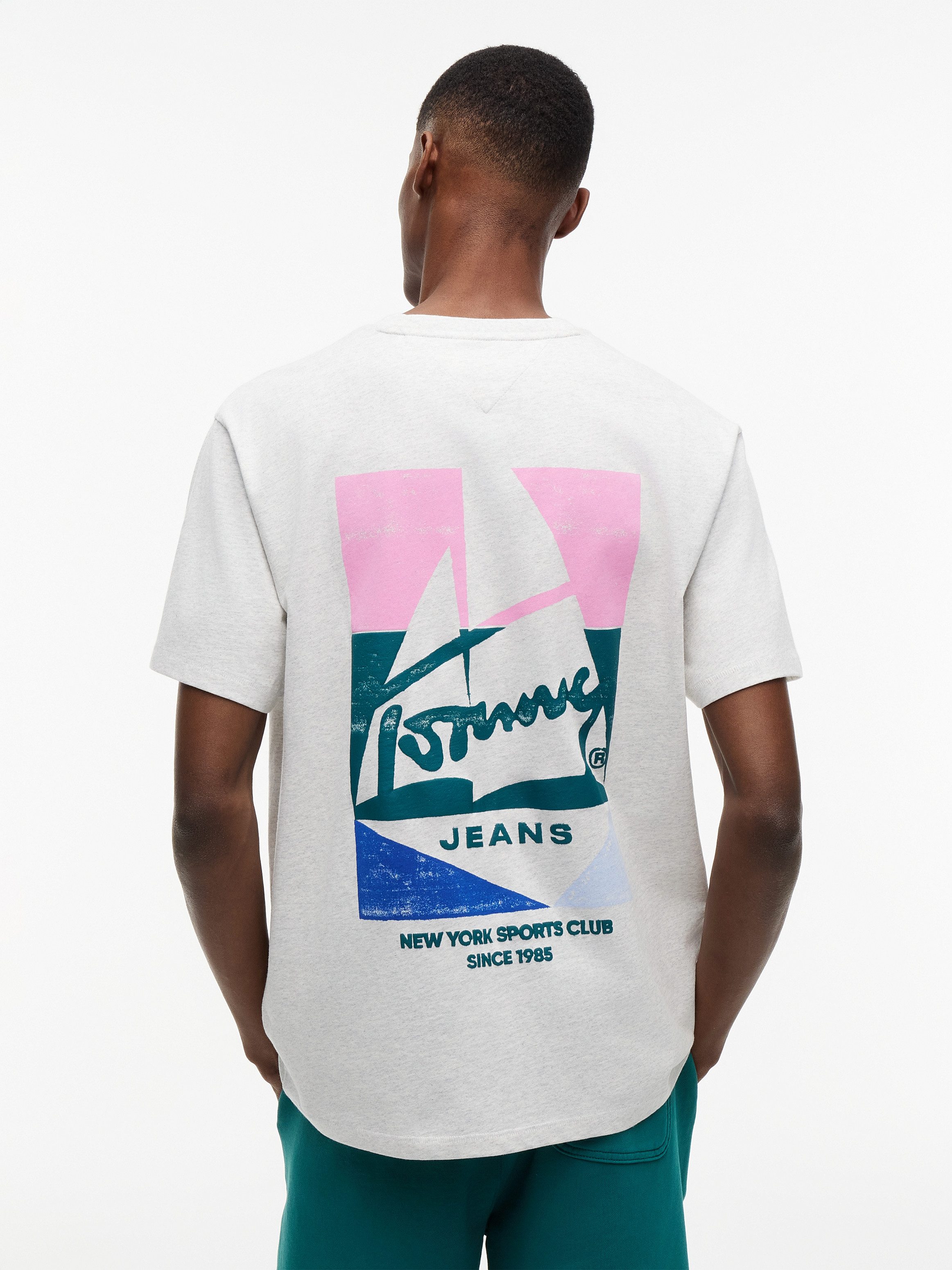 Tommy Jeans T-Shirt TJM RELAX FIT SAILBOAT aus Jersey mit Rückengrafik