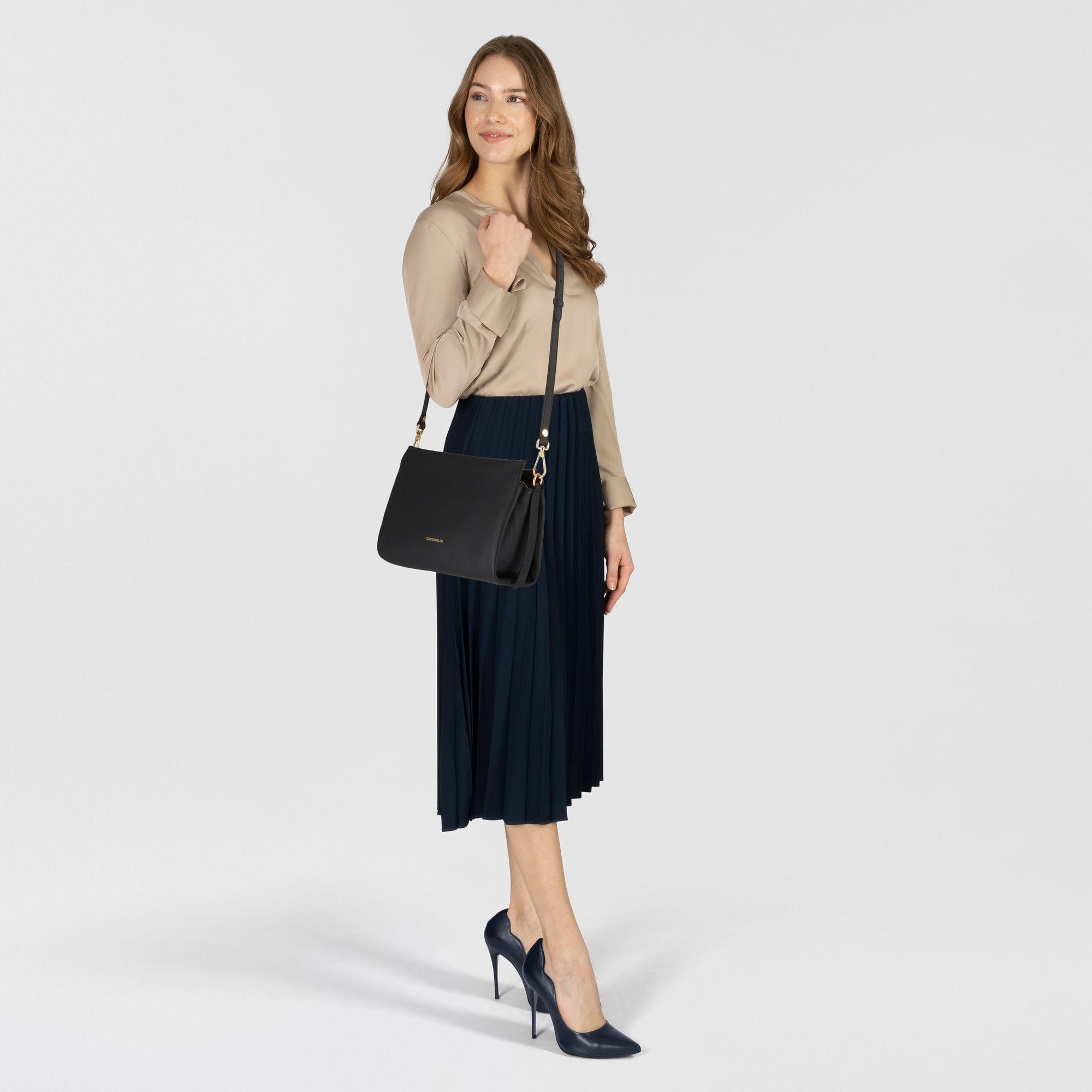 COCCINELLE Henkeltasche Boheme, Leder günstig online kaufen