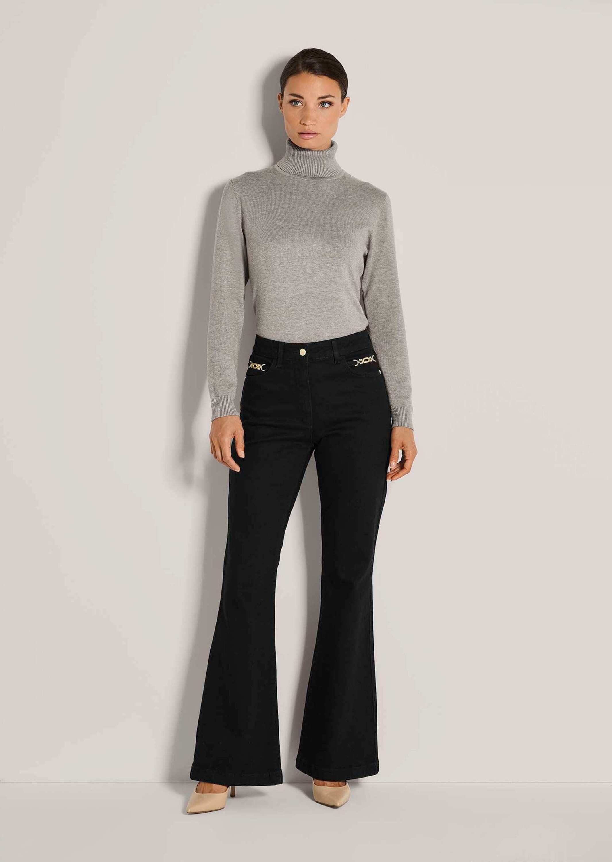 Gerade Jeans Kurzgröße: Bootcut-Jeans mit Kettendetails