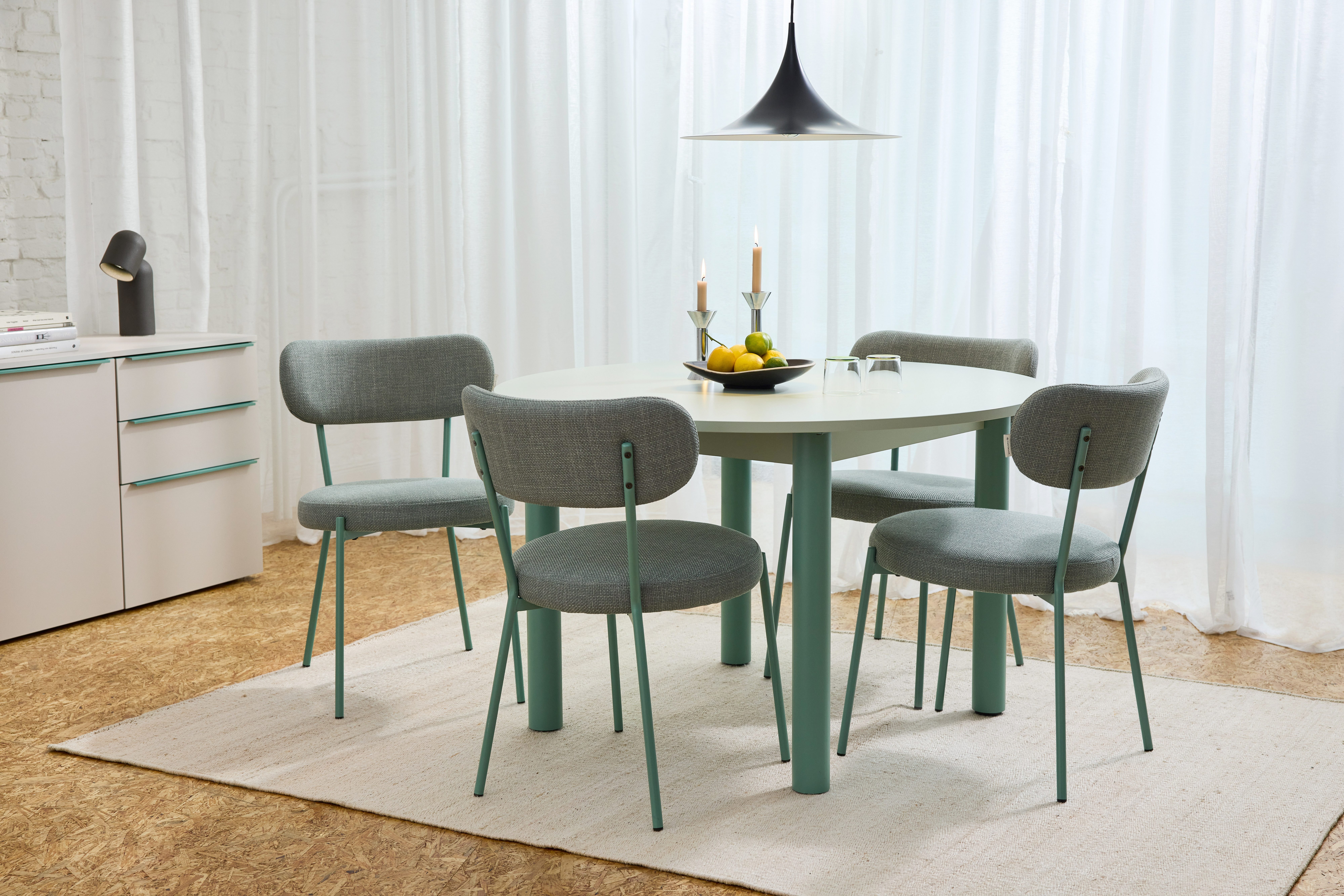 TOM TAILOR HOME Essgruppe COLOR TABLE 120cm + 4x SOFT PAD CHAIR in abgestimmten Farben u. Formen, (Set, 1 Tisch, 4 Stühle), für ein stimmiges Gesamtbild am Esstisch – ohne langes Suchen.