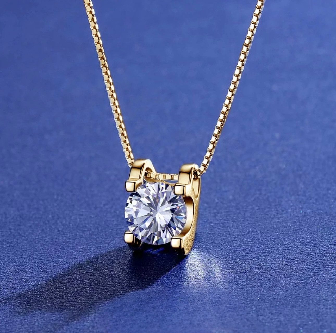 ROUGEMONT Kette mit Anhänger Exquisite Funkelnde Moissanit Anhänger Halsketten 0,5ct 5mm Hypoallergen mehr