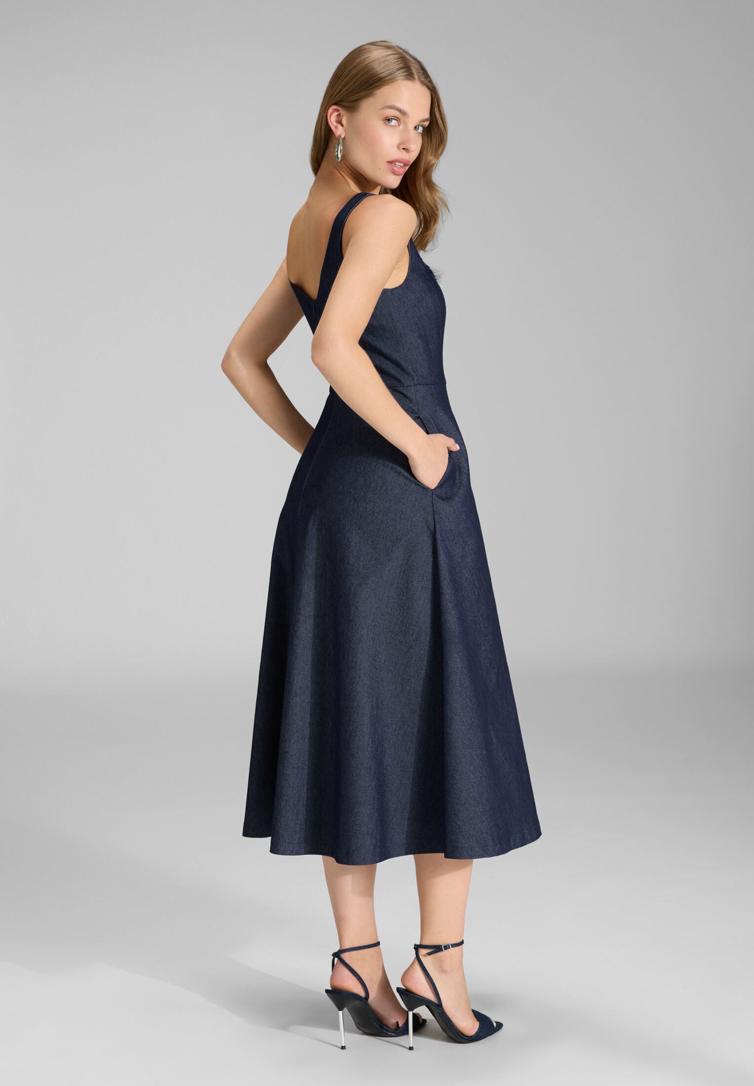 SWING Cocktailkleid - Midi Kleid mit Karree-Ausschnitt aus Dark Denim Taillierter Schnitt mit Rock in A-Linie