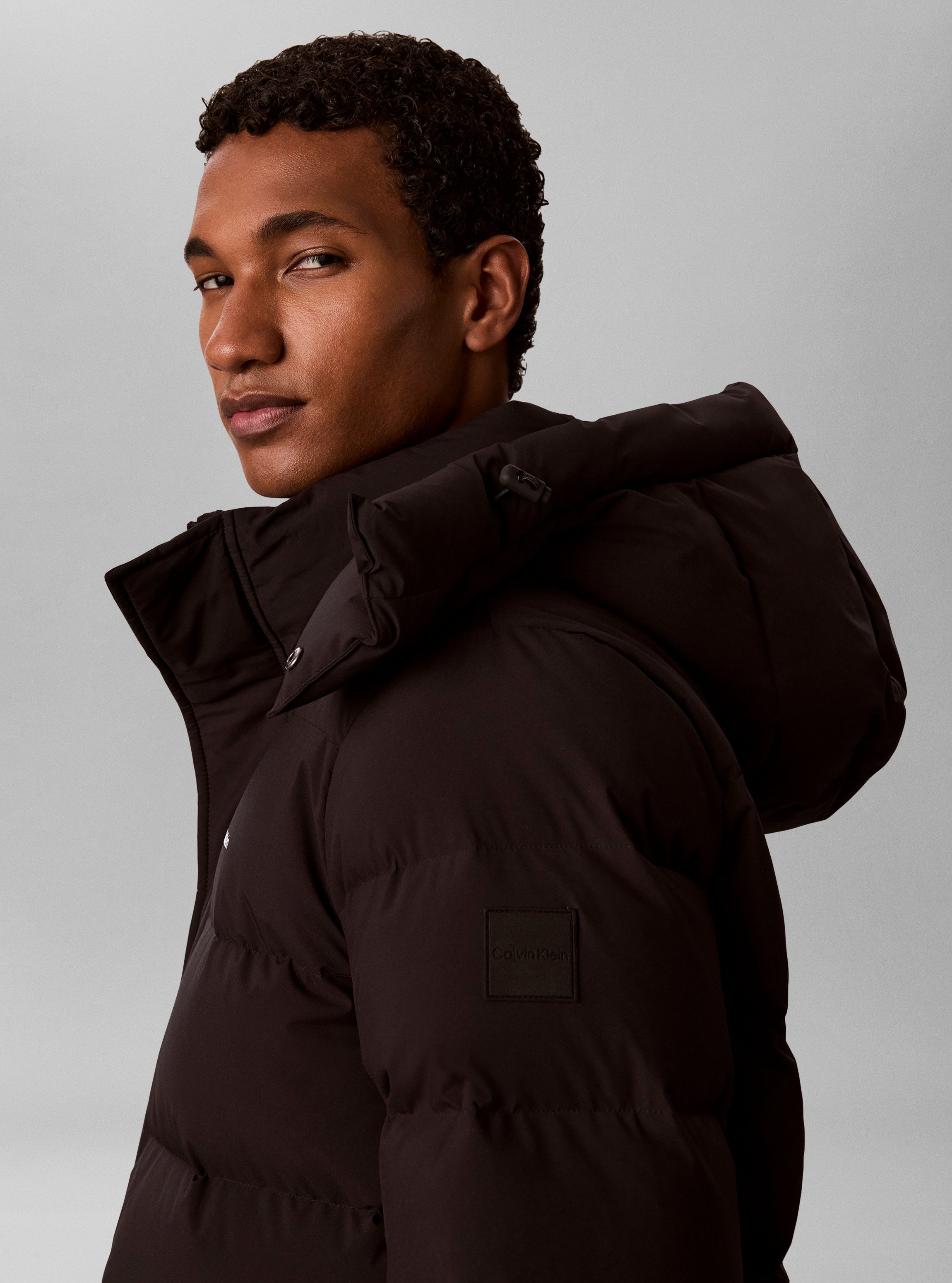 Calvin Klein Steppjacke MATTE DOWN PUFFER Regular fit mit Kapuze
