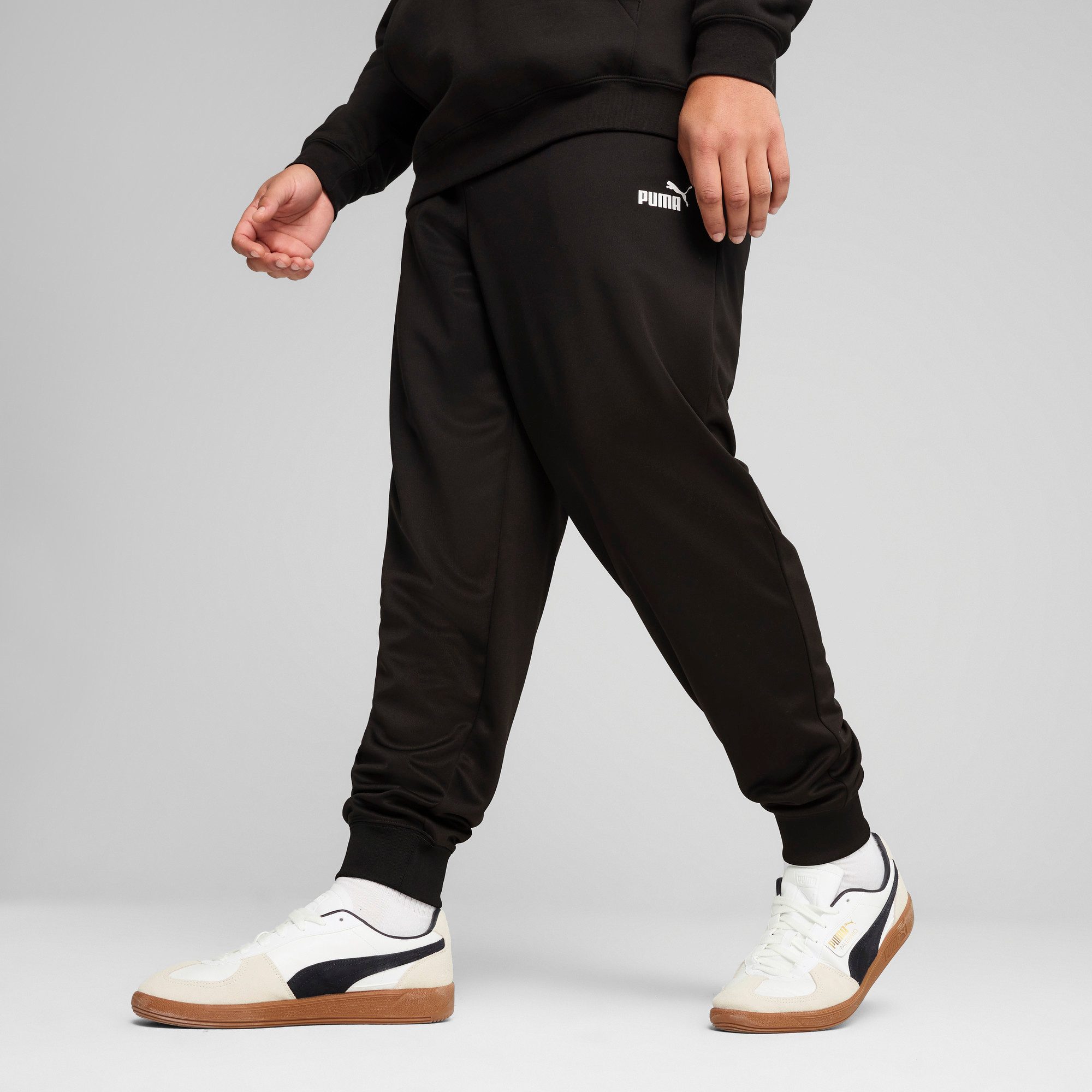 Puma Trainingshose ESS NO 1 LOGO POLY PANTS CL atmungsaktives Material, mit DryCELL-Technologie, Ansicht 1