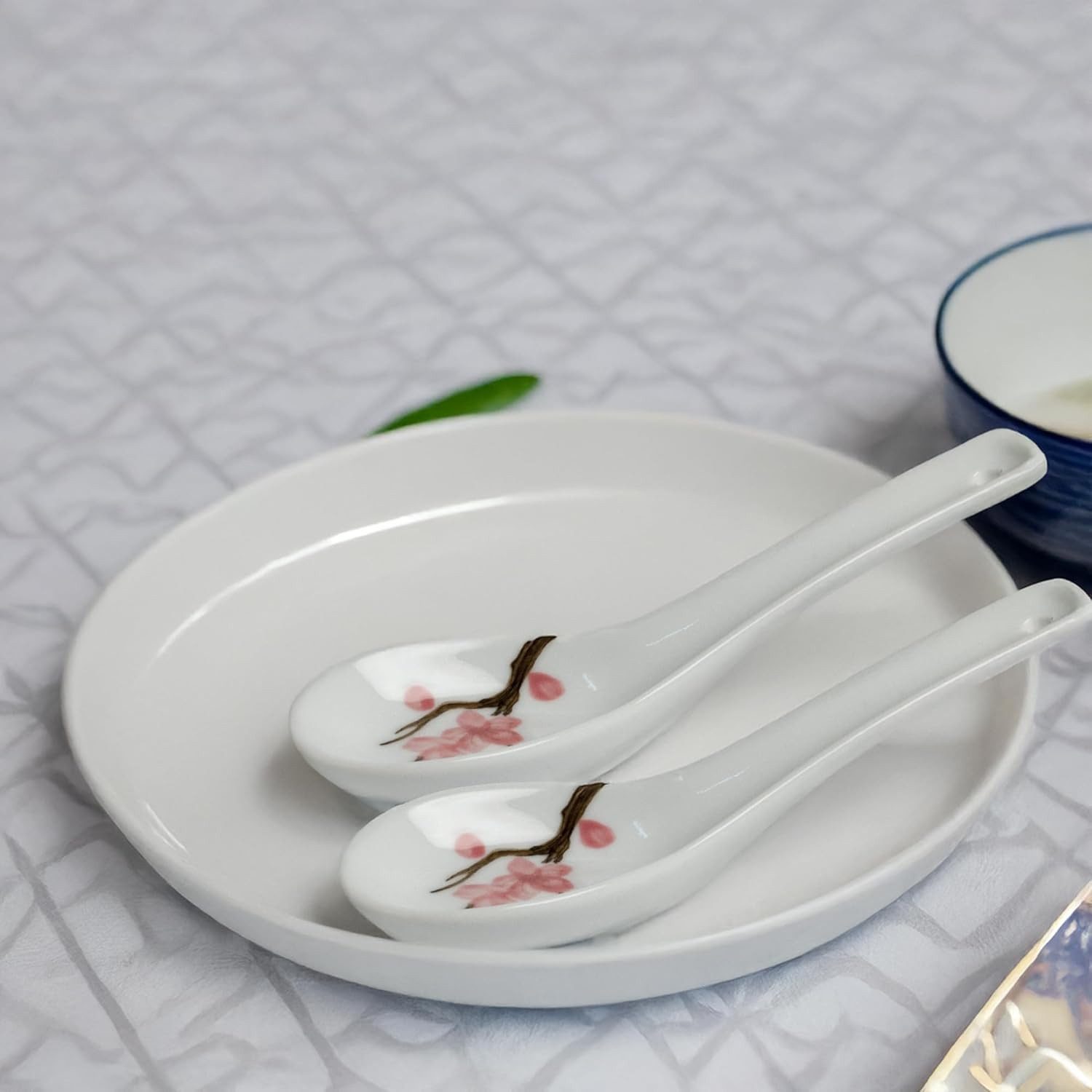 WestCraft Suppenlöffel Grey Series ASIATICA - Sakura, Porzellan-Löffel-Set Asien / Ramen, 14,5cm - Reis-Löffel - Suppen-Löffel, Servier-Löffel, Spoon-Set-Sakura