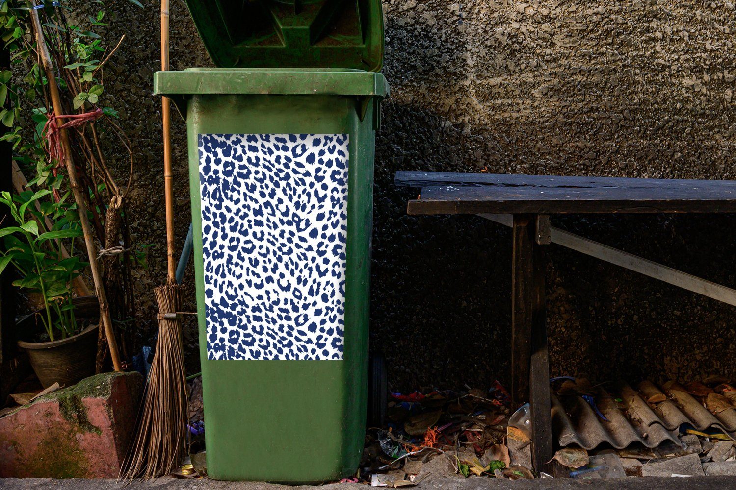 Pantherdruck Abfalbehälter - Container, St), Mülleimer-aufkleber, Wandsticker - Mülltonne, MuchoWow Sticker, Blau Weiß (1