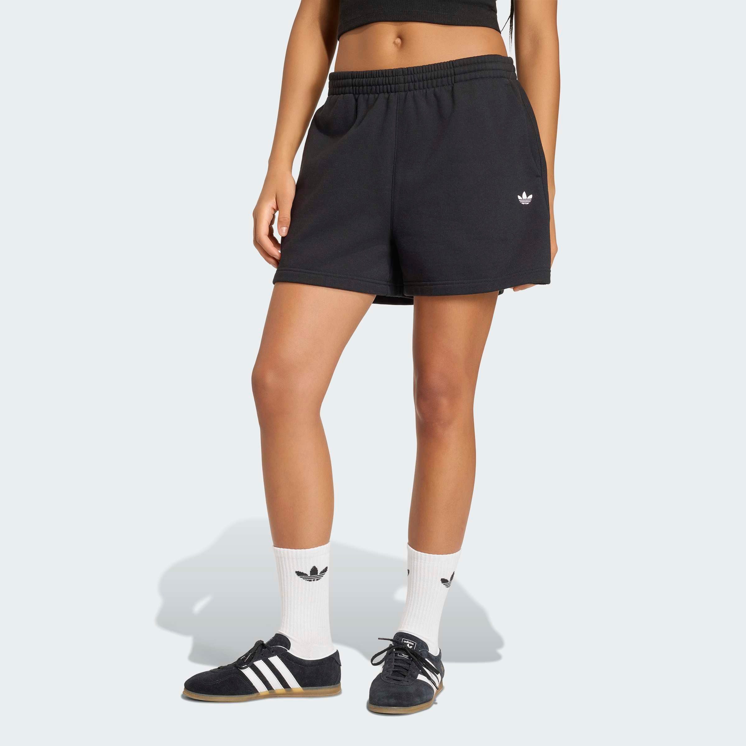 adidas Originals Shorts ESSENTIALS FLEECE-, LOCKER GESCHNITTEN mit engem Schnitt, aus Baumwolle und Polyester