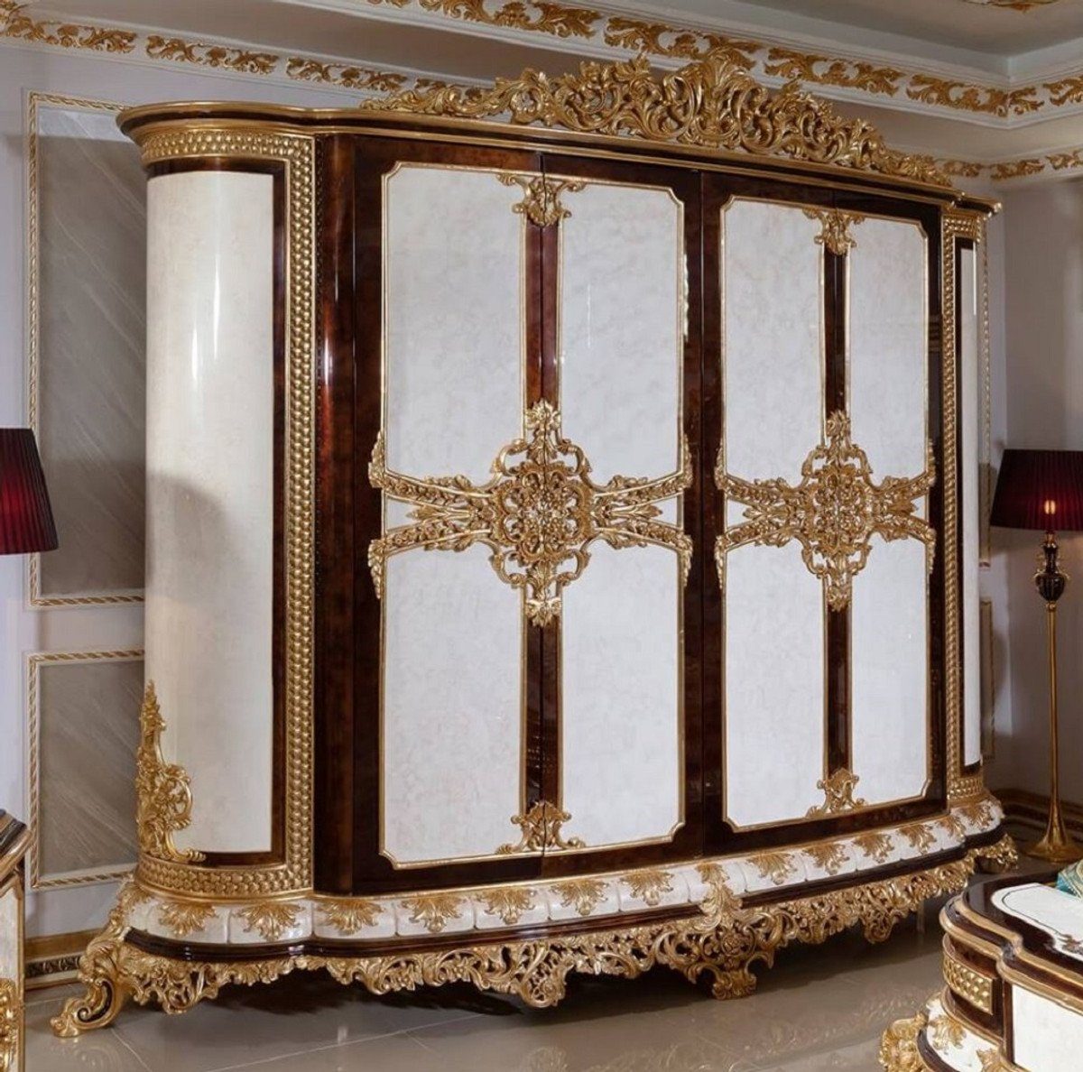 Hotel Möbel / Weiß & im Schlafzimmer Kleiderschrank Kleiderschrank - Casa Barockstil Gold & Prunkvoll / Edel Barock Braun Padrino Prunkvoller - Schlafzimmerschrank - Barock Luxus