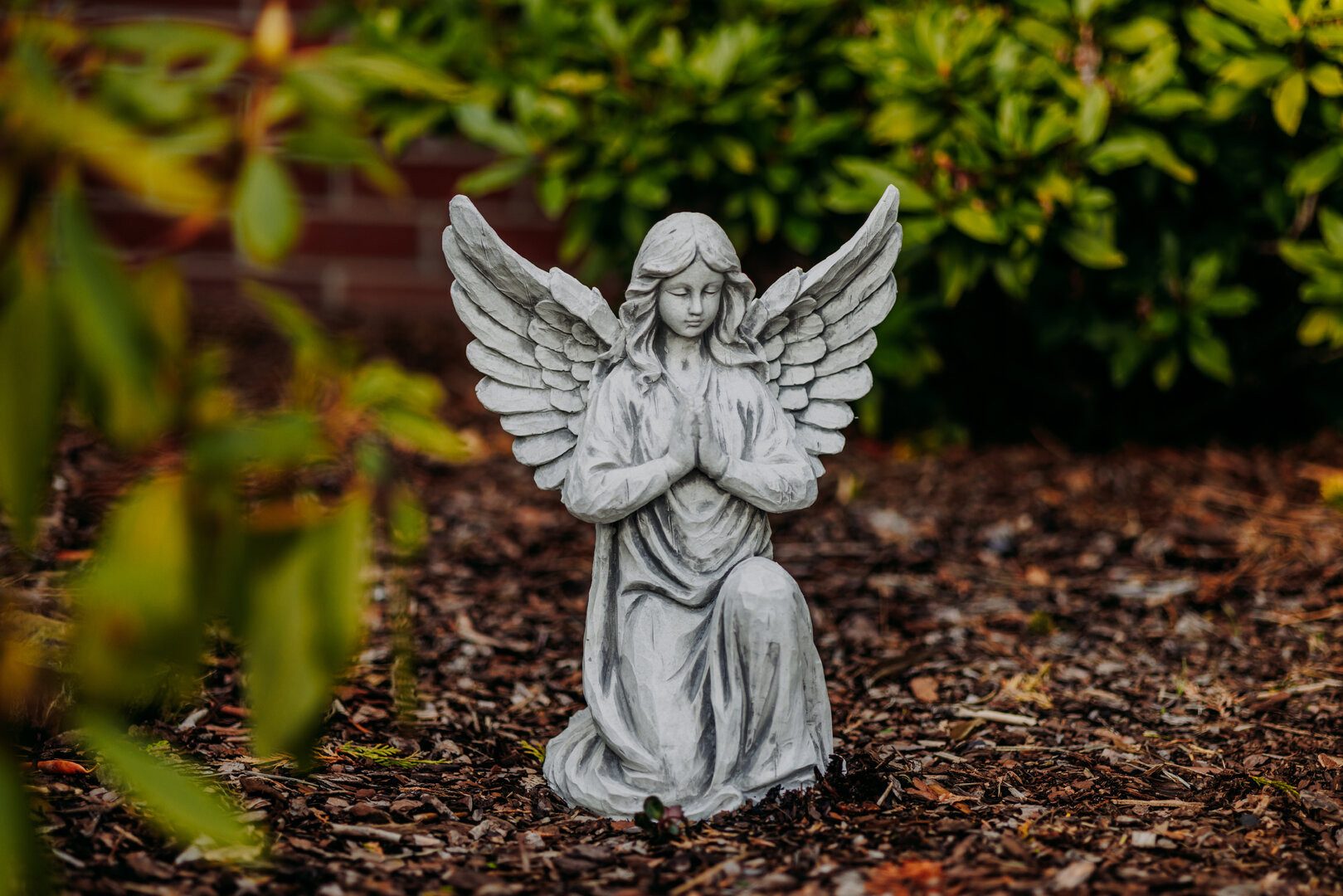 gartendekoparadies.de Gartenfigur Engel betend, Grabengel, Steinfigur, günstig online kaufen