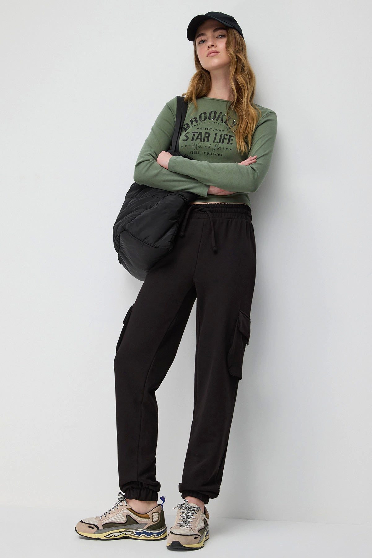 No Matter What Sweatponcho Schwarze Cargo-Jogger-Sweatpants günstig online kaufen