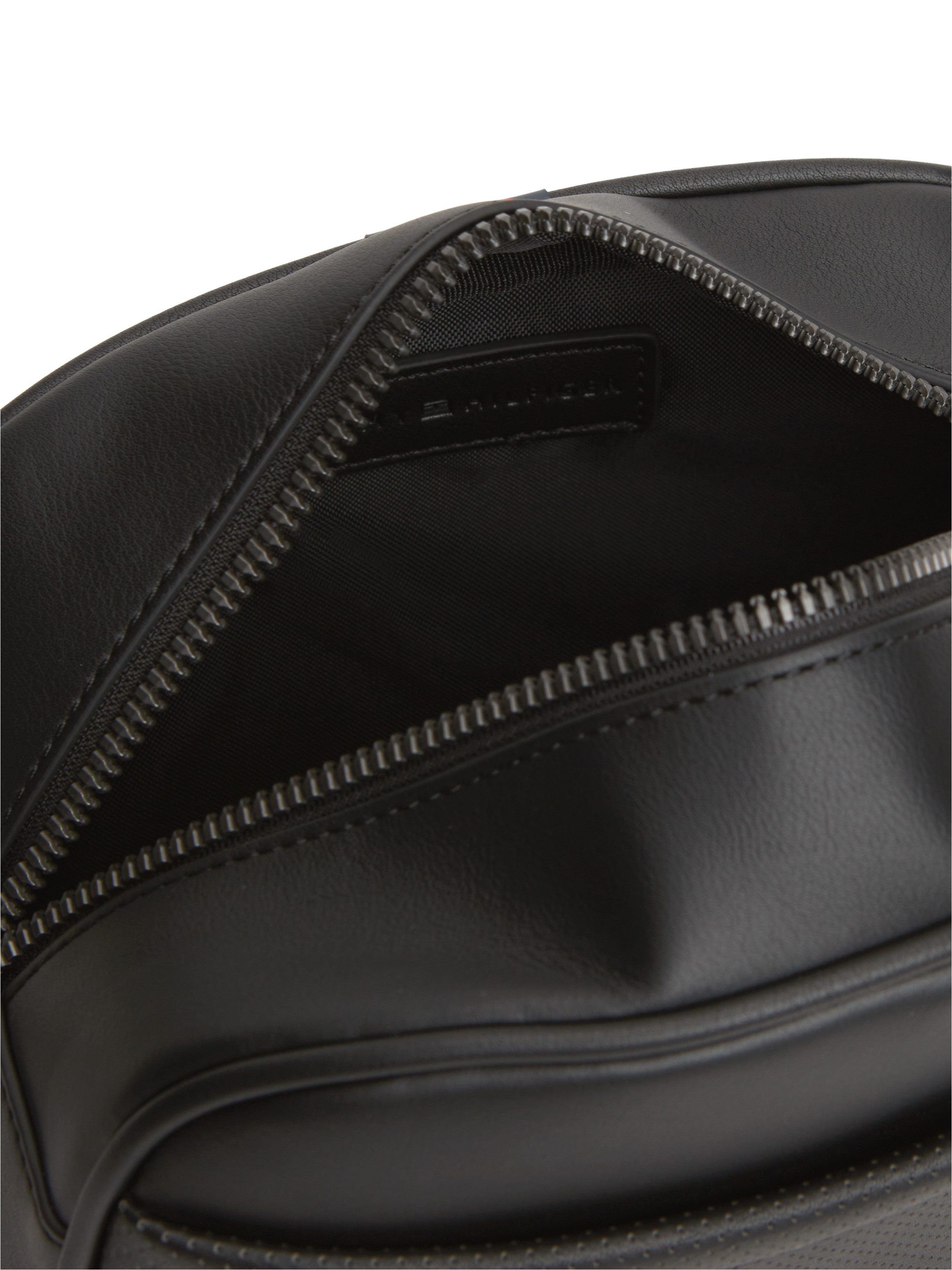 Tommy Hilfiger Kulturbeutel TH FOUNDATION WASHBAG, Unisex Waschbeutel, Minibag mit Hardcover-Logoflag