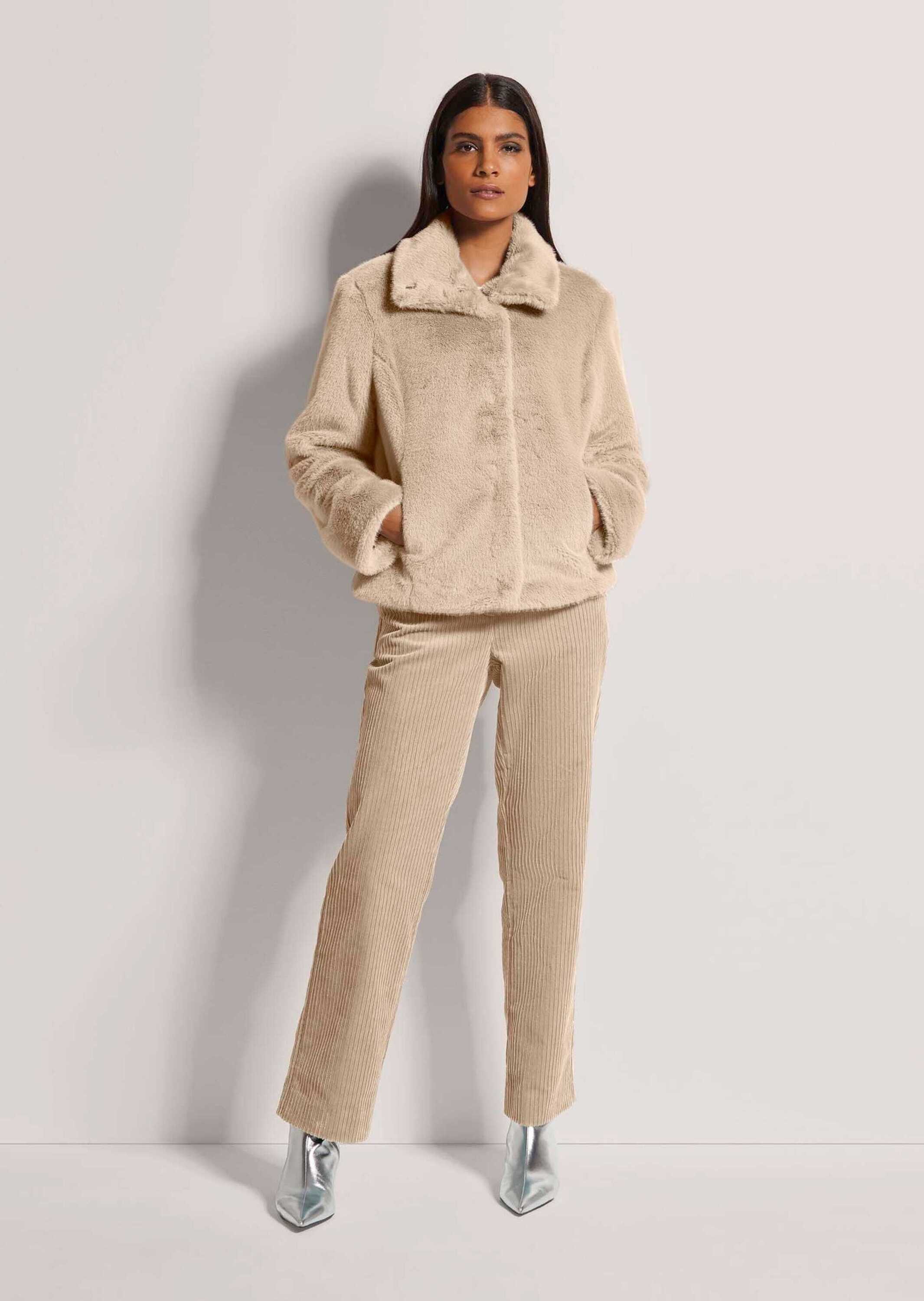 beige