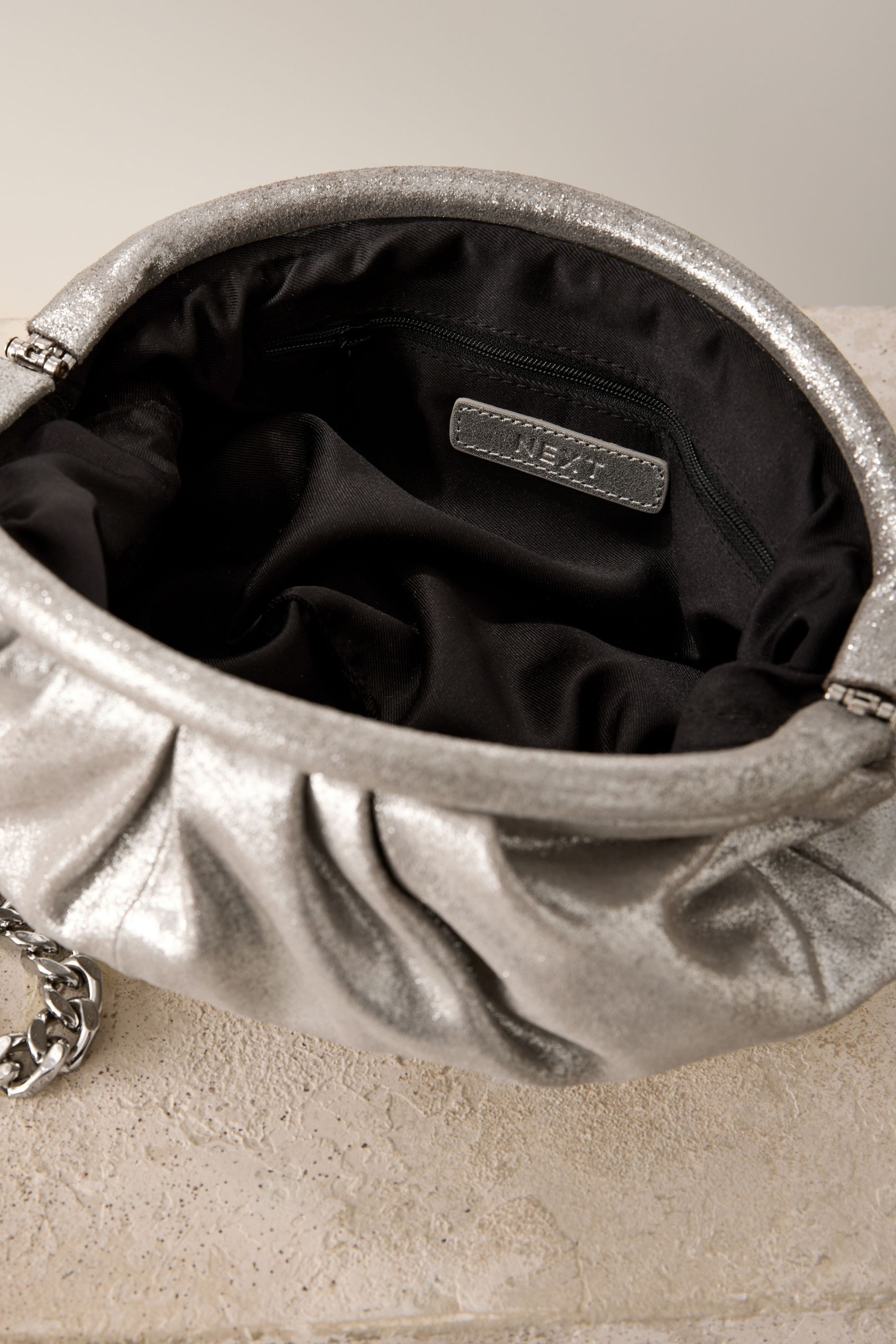 Next Clutch Clutch aus Leder mit Schnappverschluss (1-tlg)