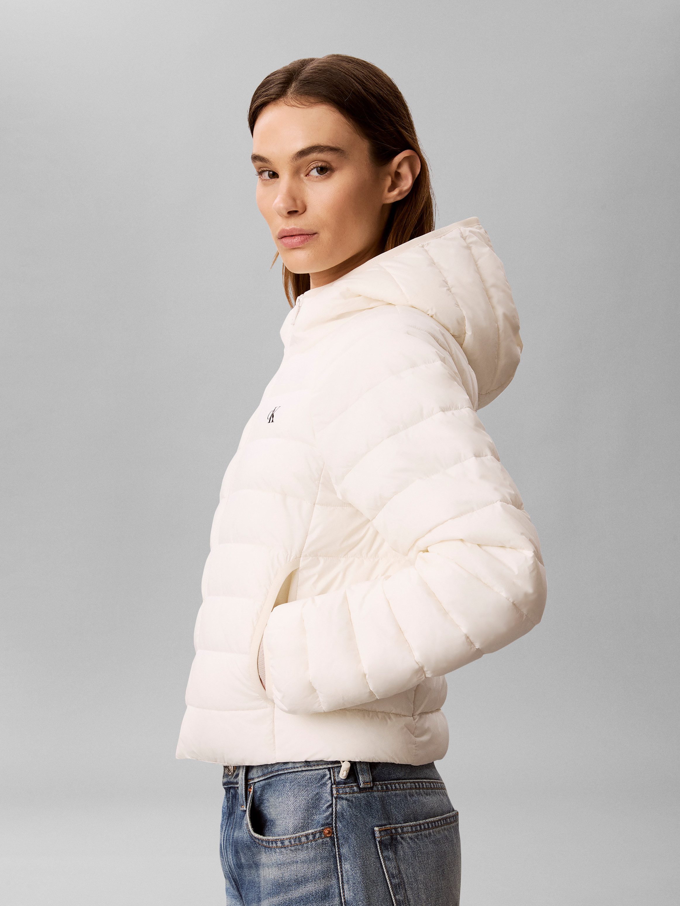 Calvin Klein Jeans Steppjacke ULW SHORT CK PACKABLE PUFFER JAC in kurzer Passform – Bild 4 von 5